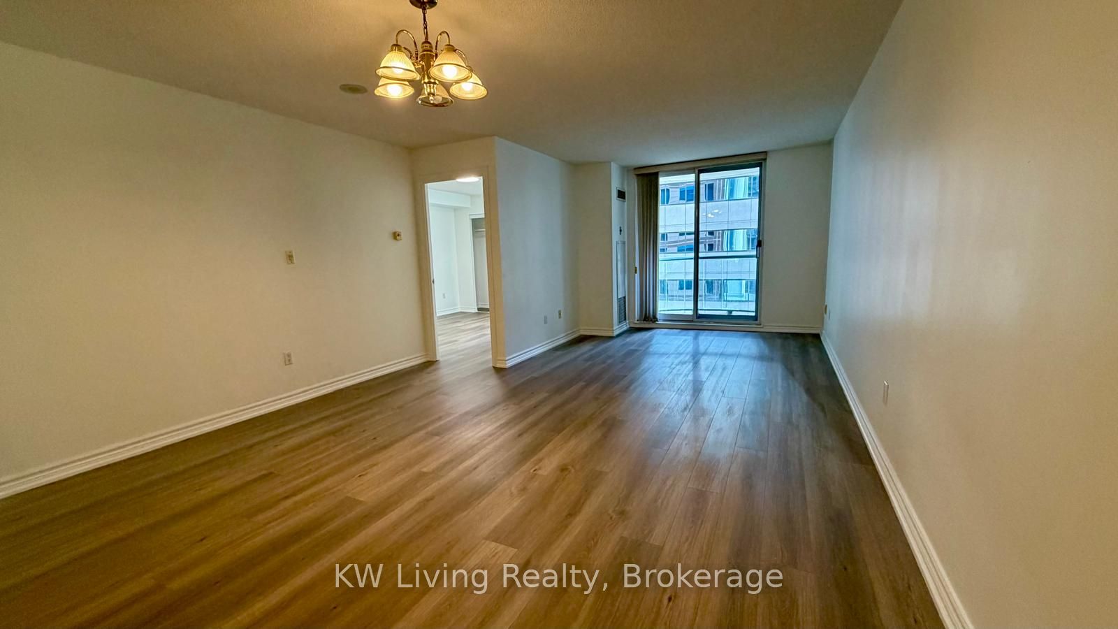 Unit 701 - 801 Bay Street, Toronto 3