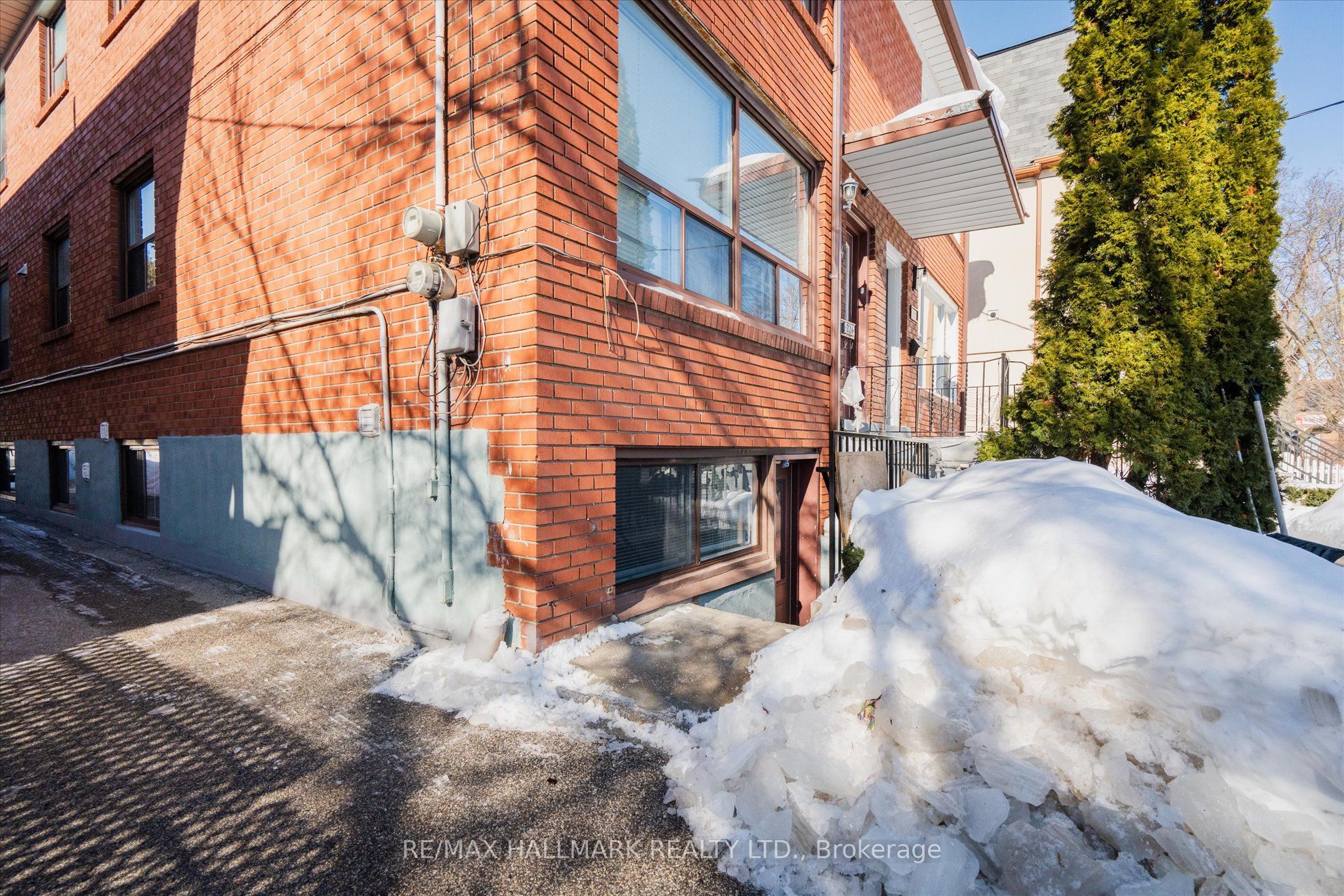 Unit Lower 1 - 224 Pickering Street, Toronto 2