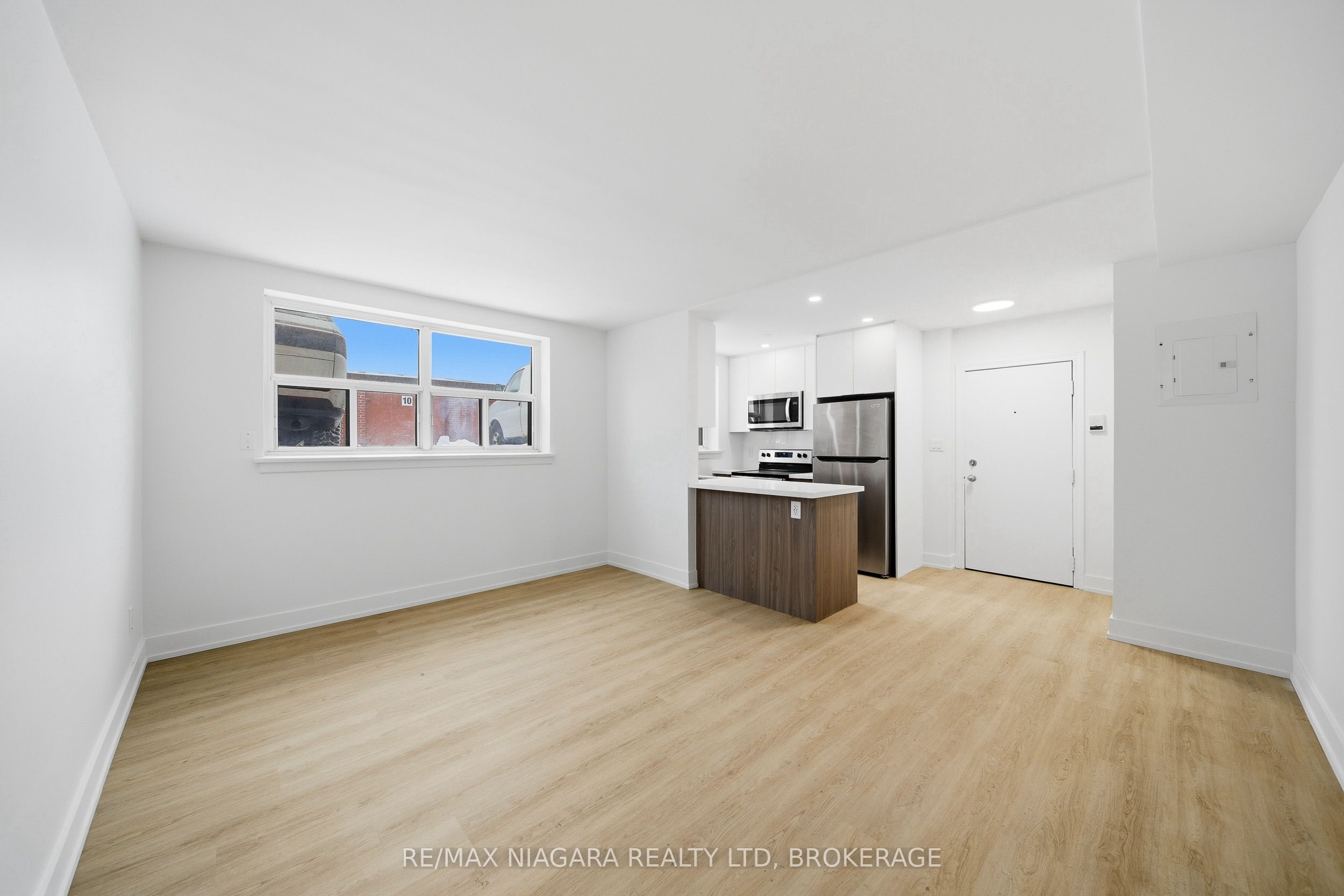 Unit Unit B - 993 O'connor Drive, Toronto 3
