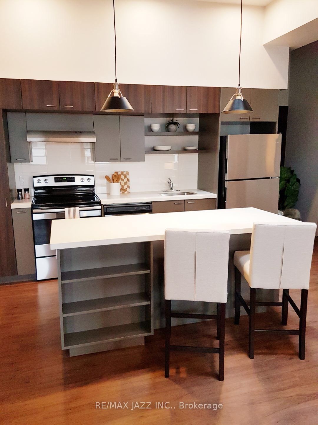Unit 310 - 14 1/2 King Street E, Oshawa 3