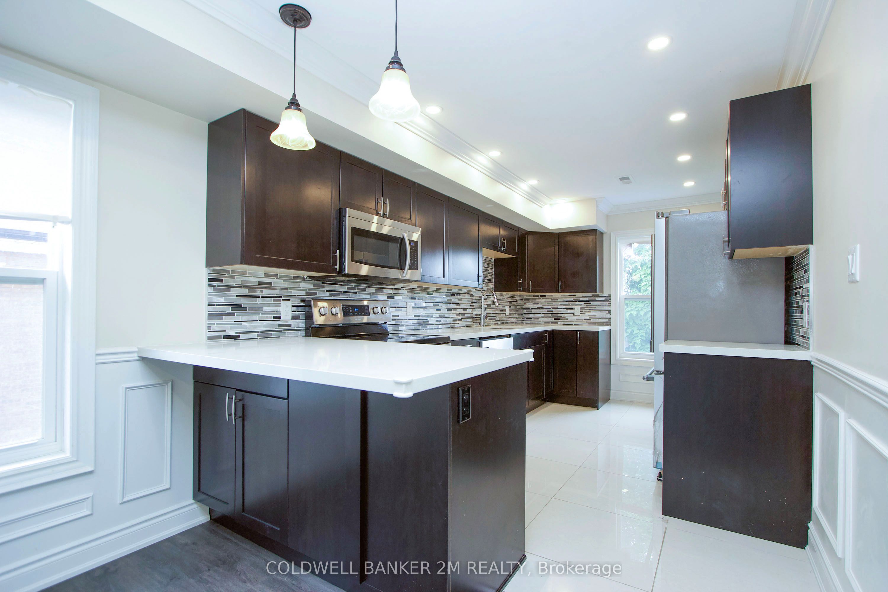 Unit 2 - 242 Kendal Avenue, Oshawa 4
