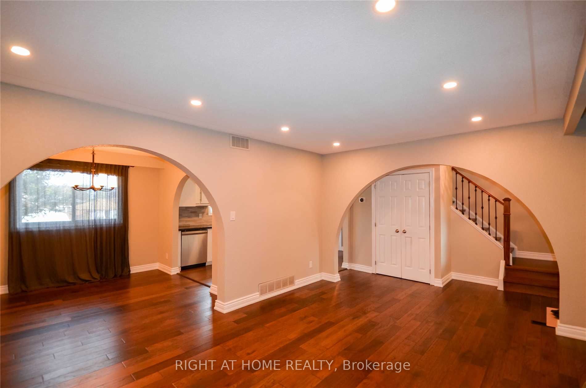 11 Kinnison Court, Ajax 2