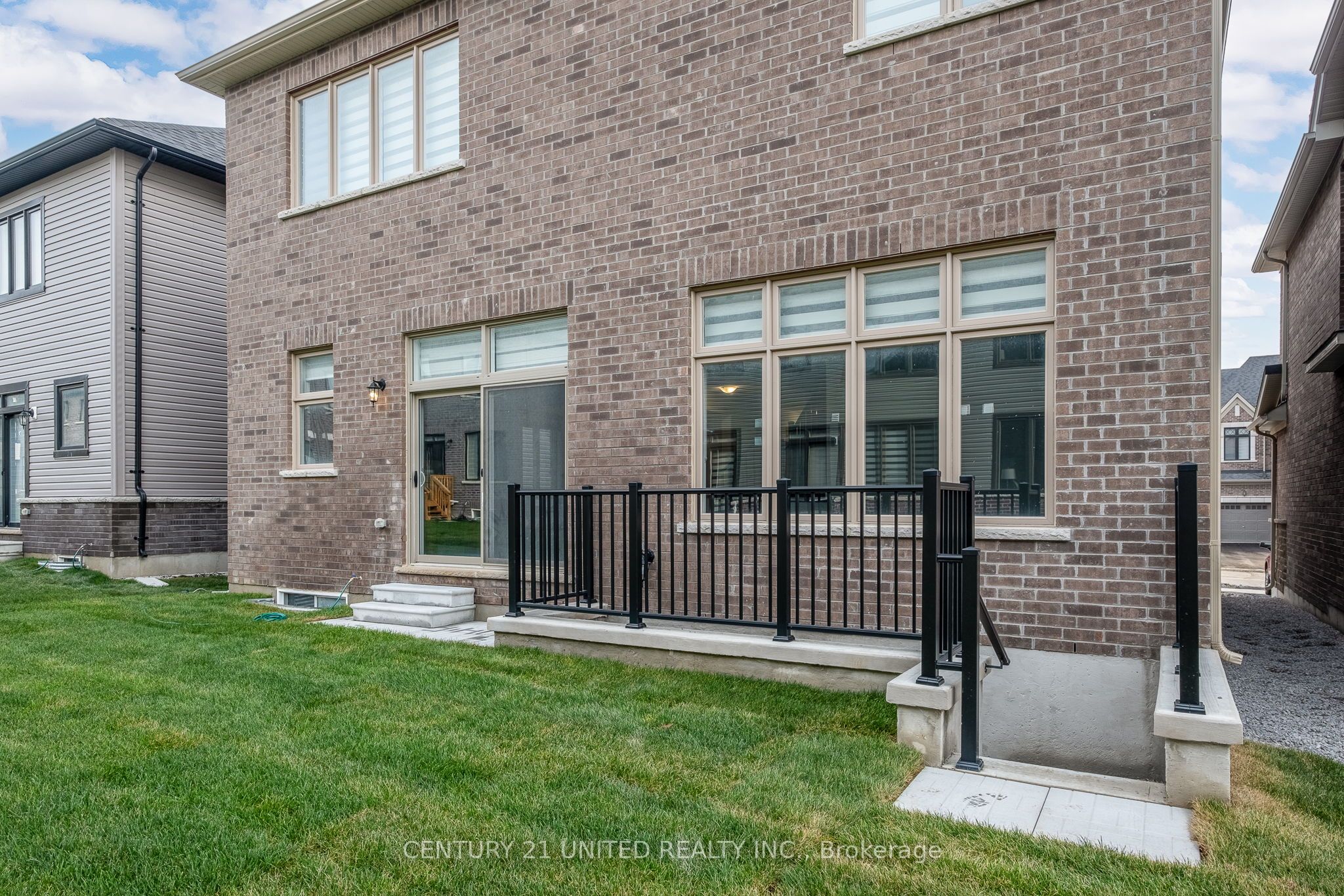 Unit 2 (lower level) - 1040 Suddard Avenue, Oshawa 2