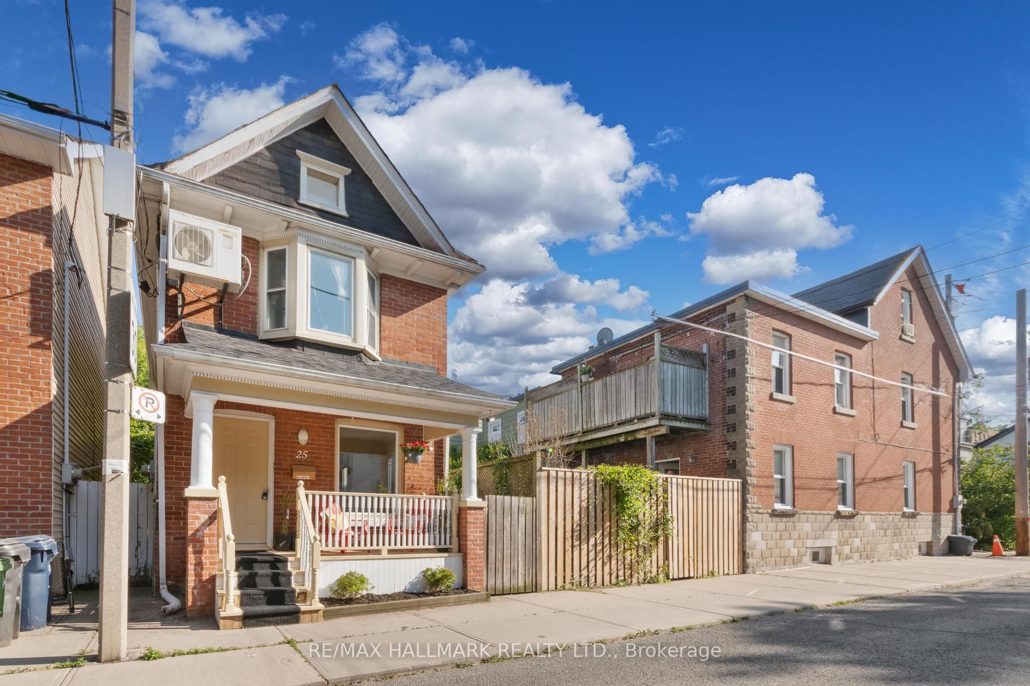 25 Norwood Terrace, Toronto 2