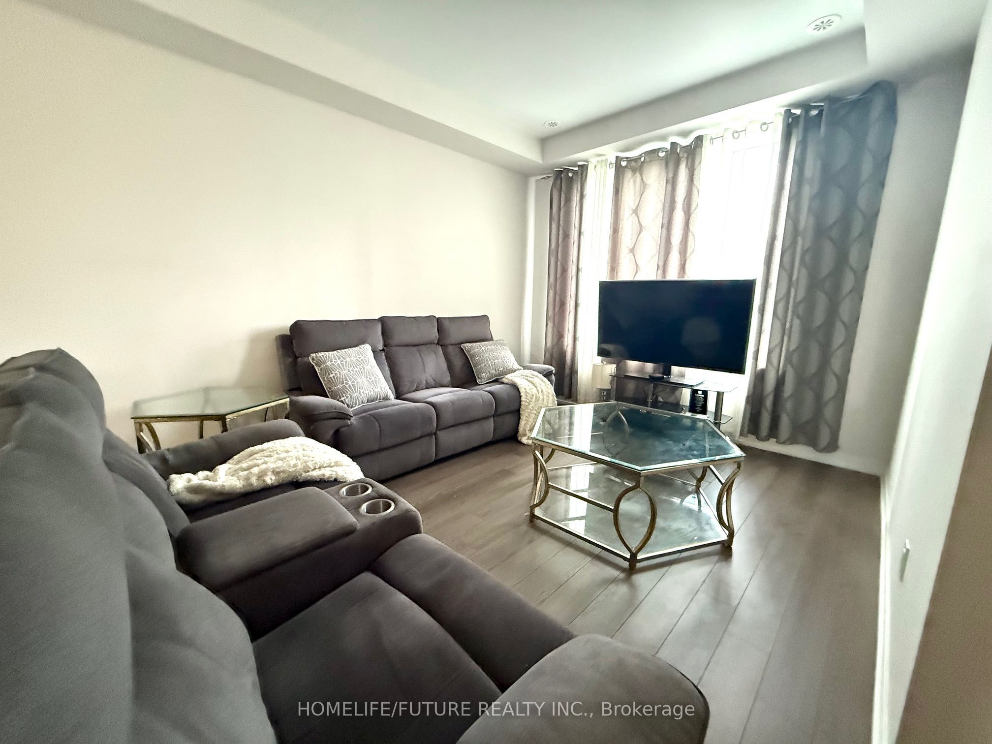 Unit 2 - 1956 Altona Road, Pickering 2