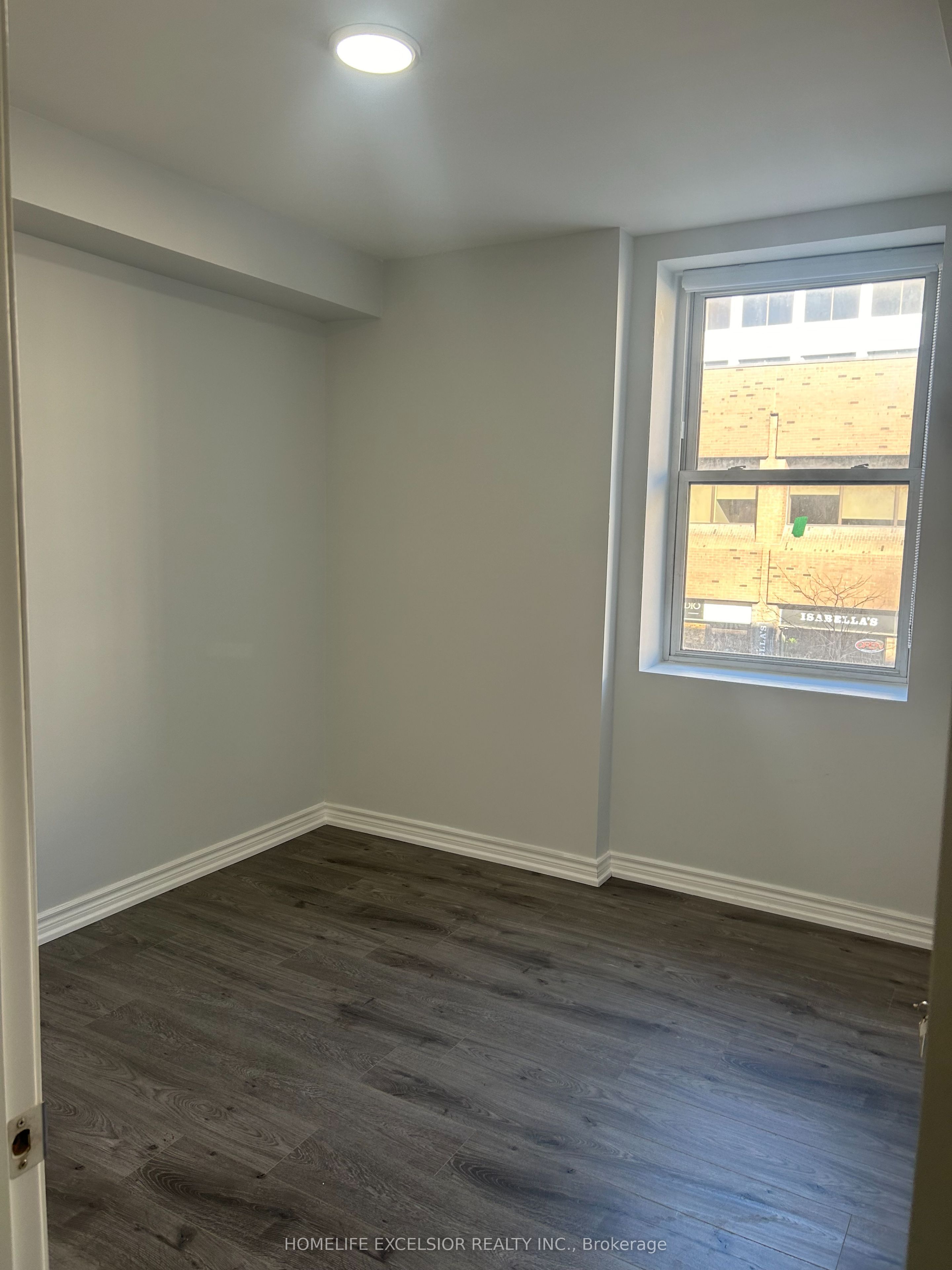 Unit Unit 3 - 3 Simcoe Street S, Oshawa 2