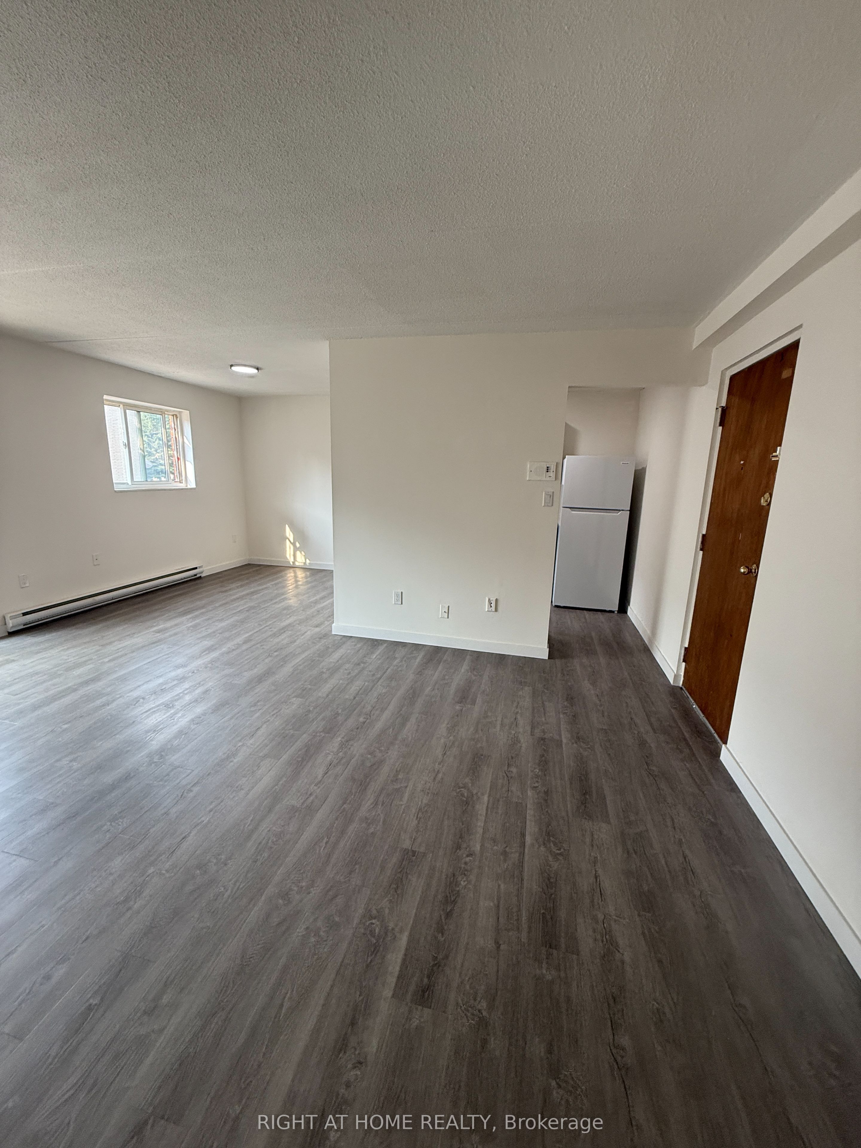 Unit 205 - 555 Oxford Street, Oshawa 3