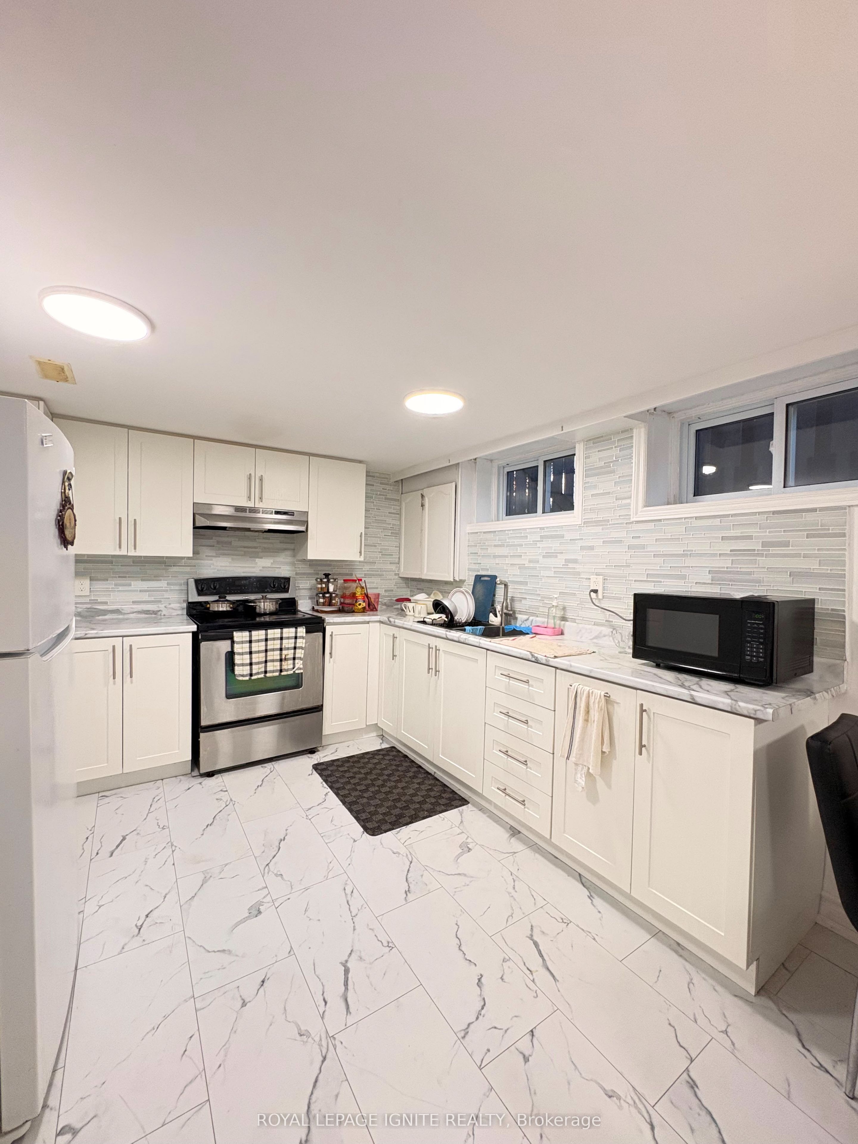 Unit Bsmt - 7 Marlena Drive, Scarborough 2