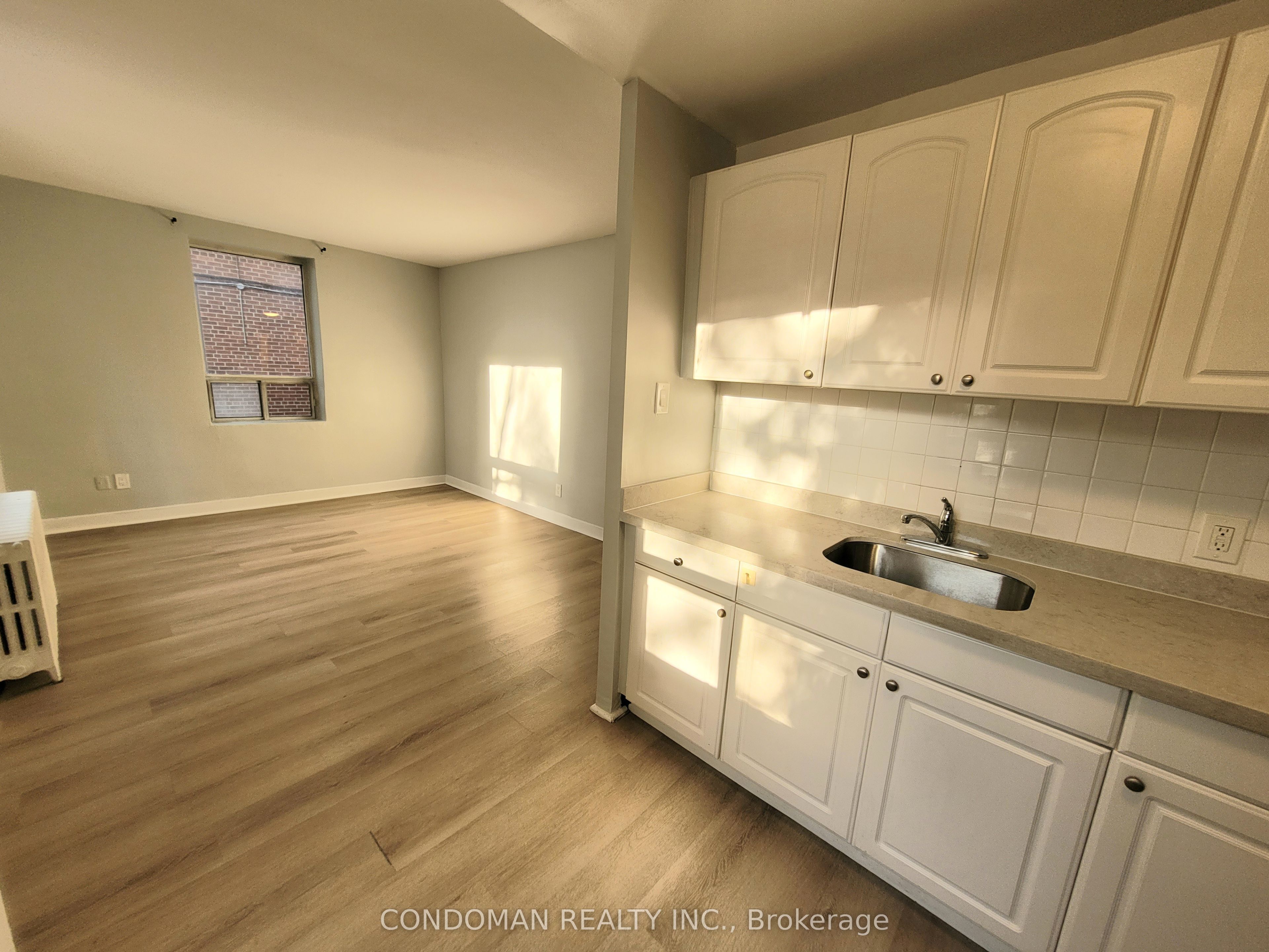 Unit 104 - 852 Broadview Avenue, Toronto 4