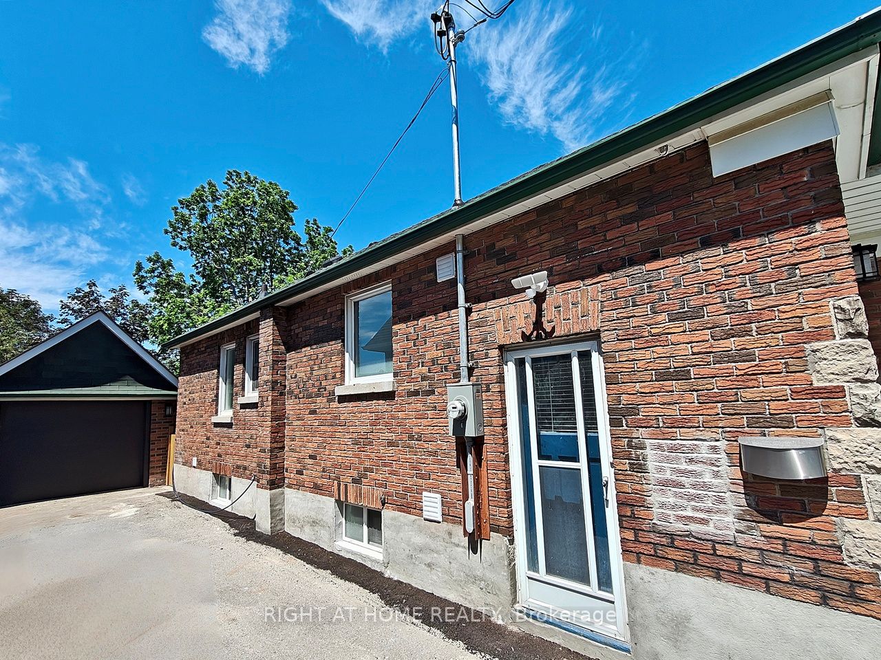 Unit Lower Level - 92 Cadillac Avenue S, Oshawa 3