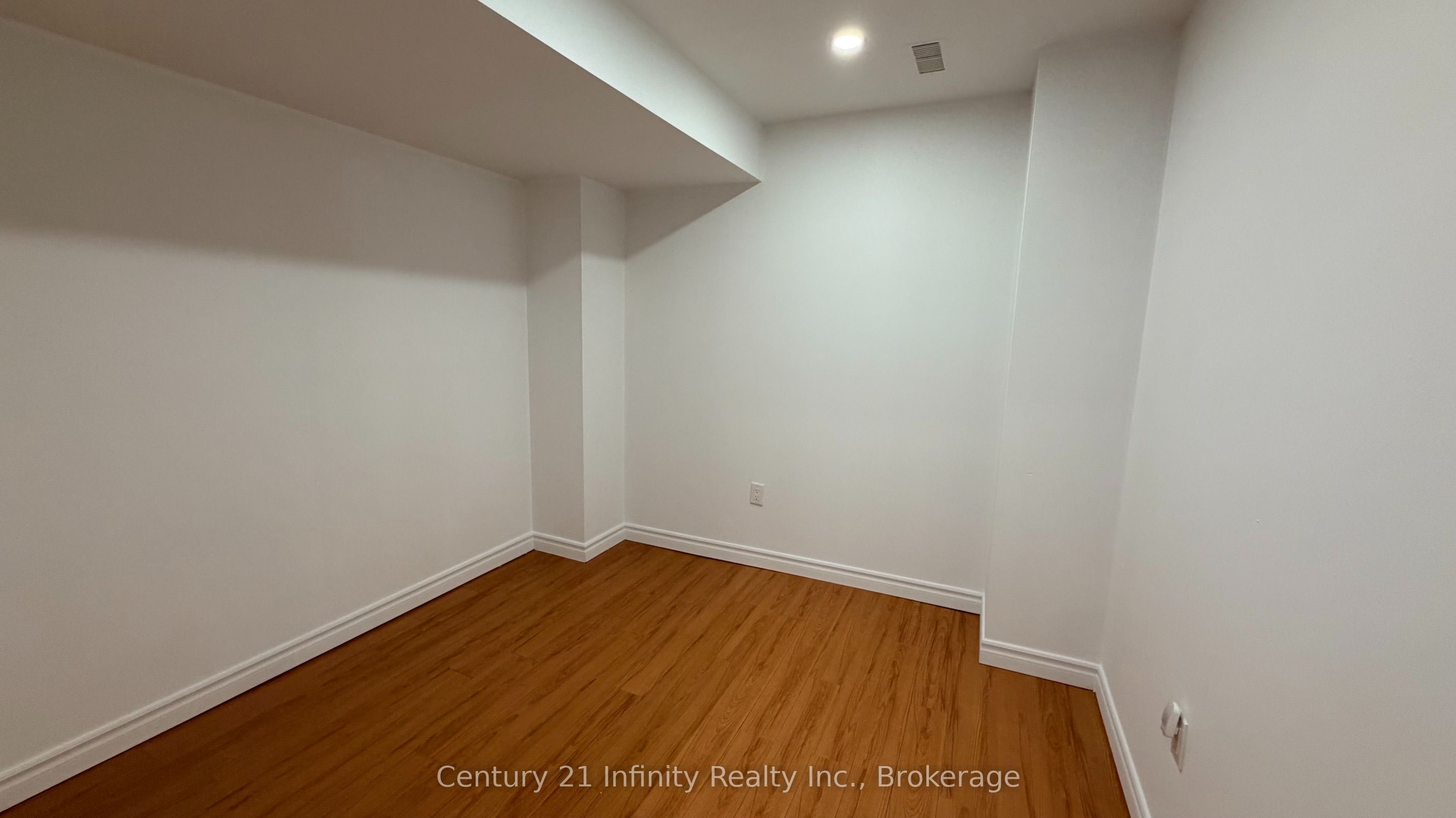 Unit Basement - 5 Dusk Owl Drive, Scarborough 5