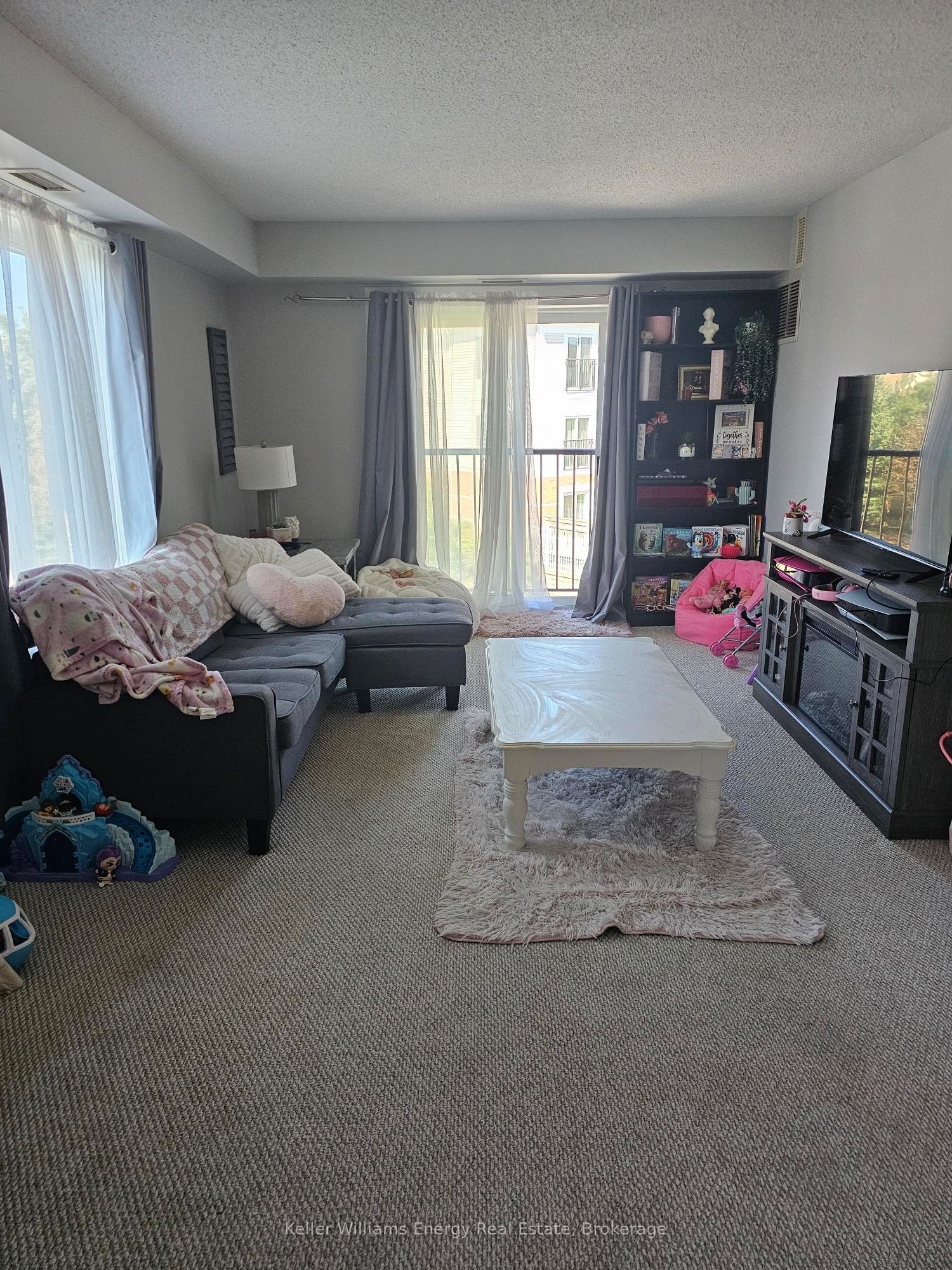 Unit 306 - 106 Aspen Springs Drive, Clarington 3