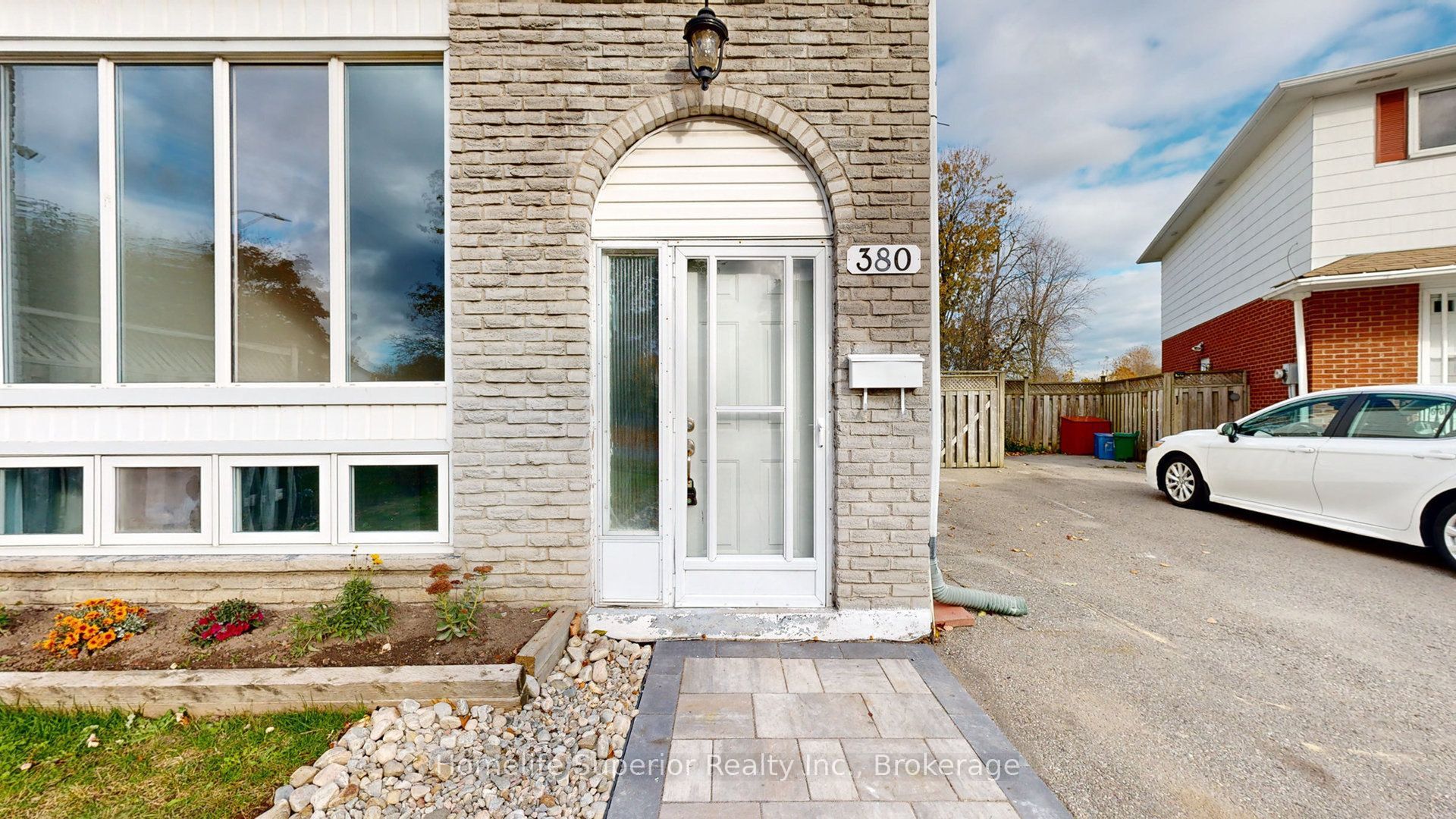 380 Vancouver Crescent, Oshawa 2