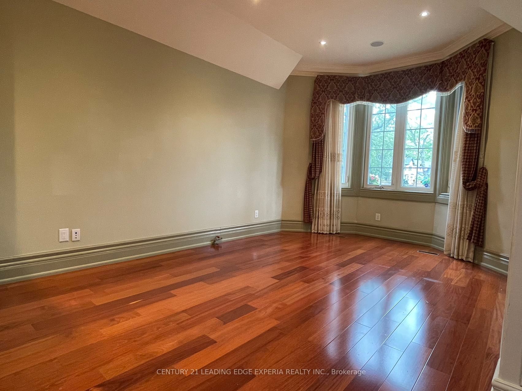 20 Grove Hill Drive W, Scarborough 3