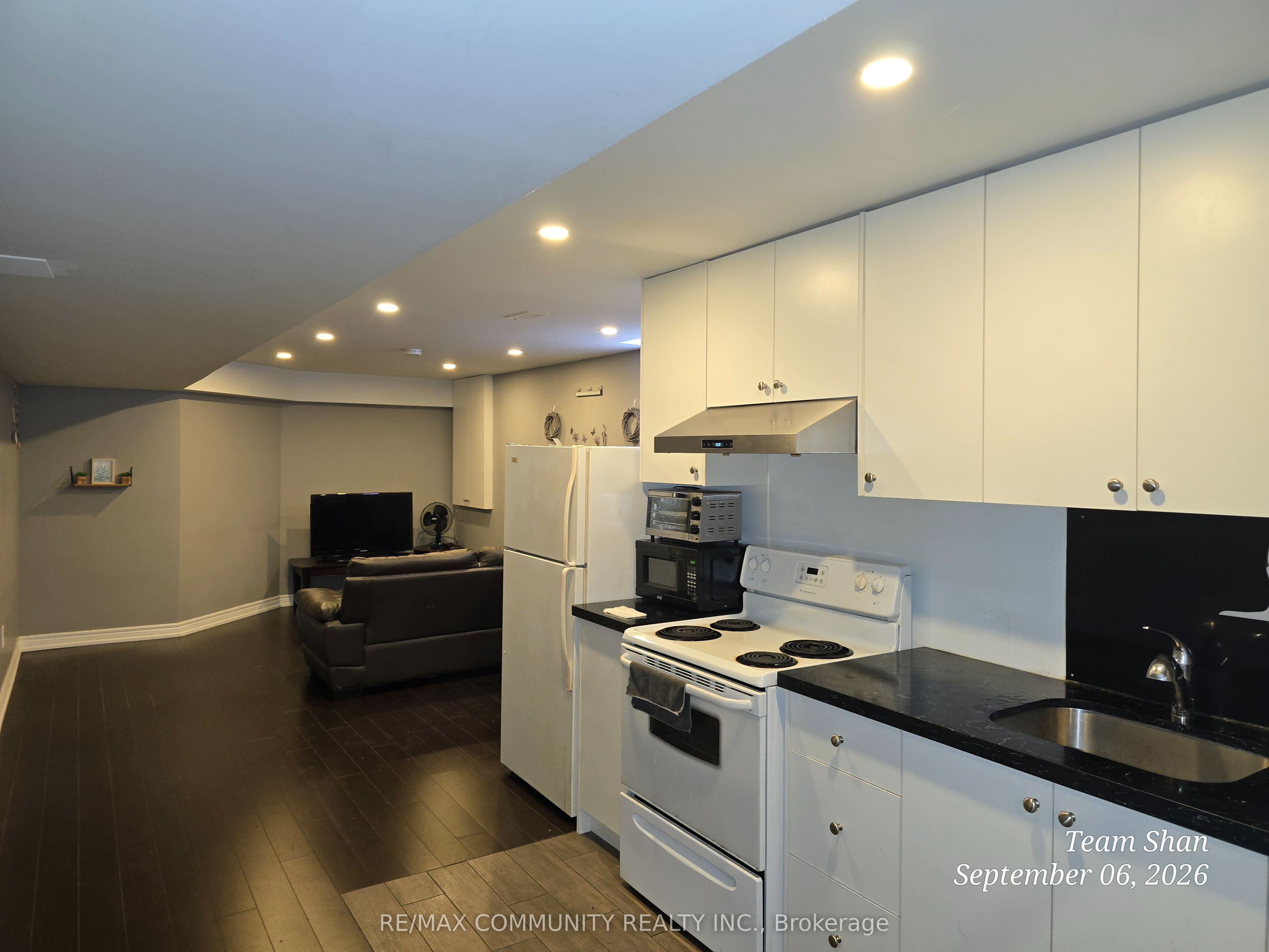 Unit Bsmt - 18 Bobcat Terrace, Scarborough 3