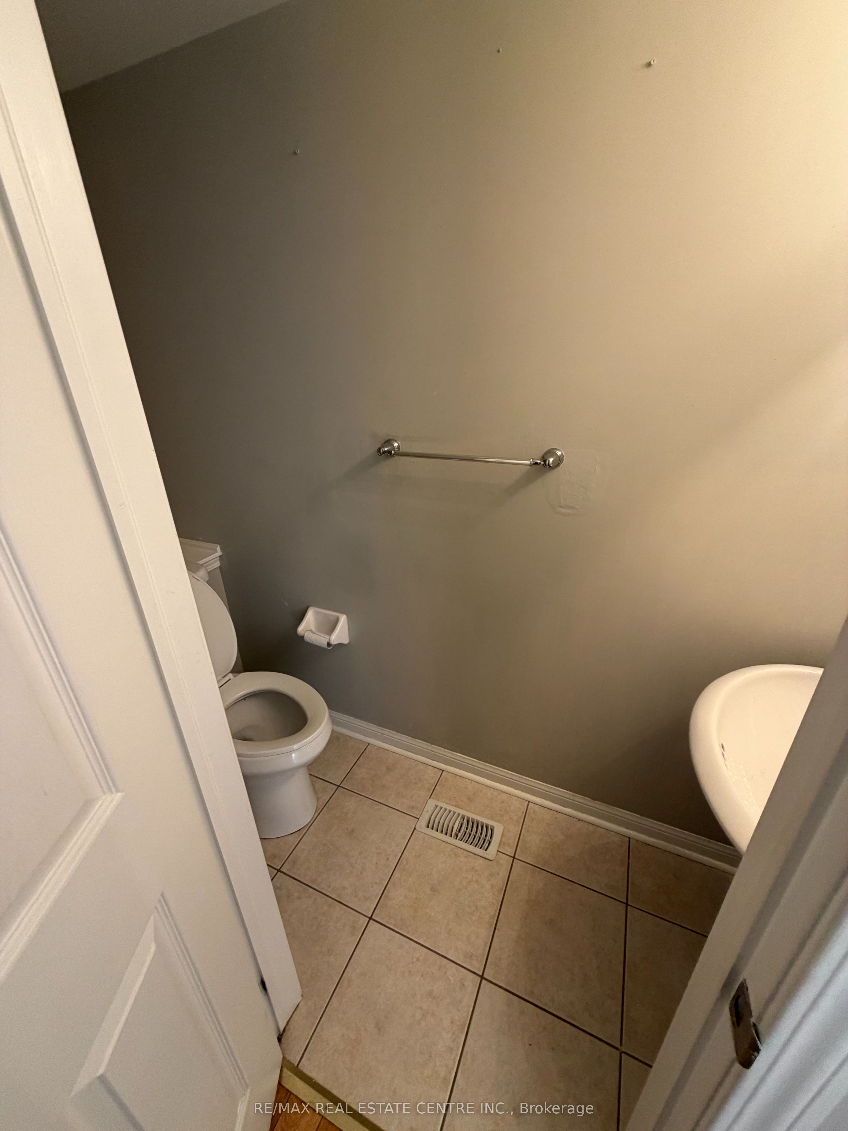 Unit Upper - 17 Millcar Drive, Scarborough 5