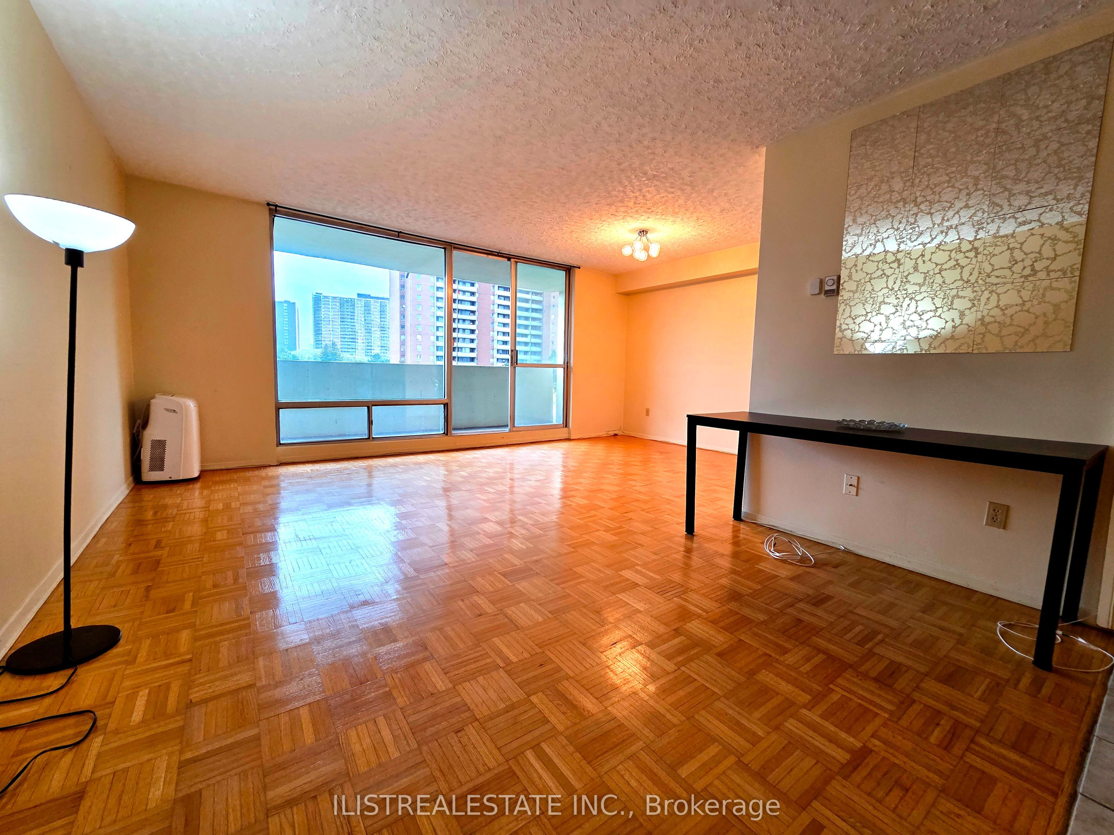 Unit 407 - 5 Massey Square, Toronto 5