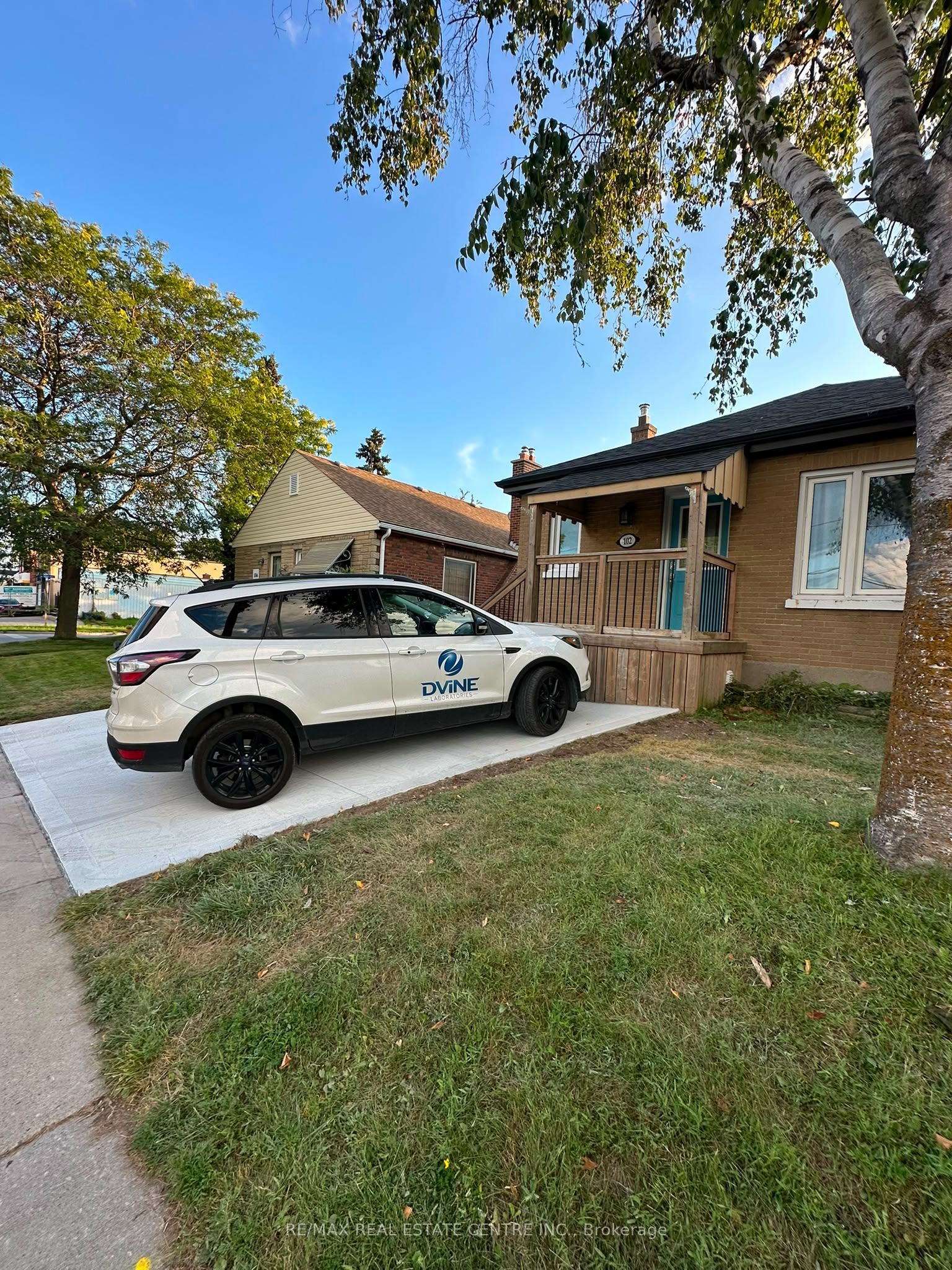 Unit UPPER LEVEL - 102 Wilson Road S, Oshawa 2