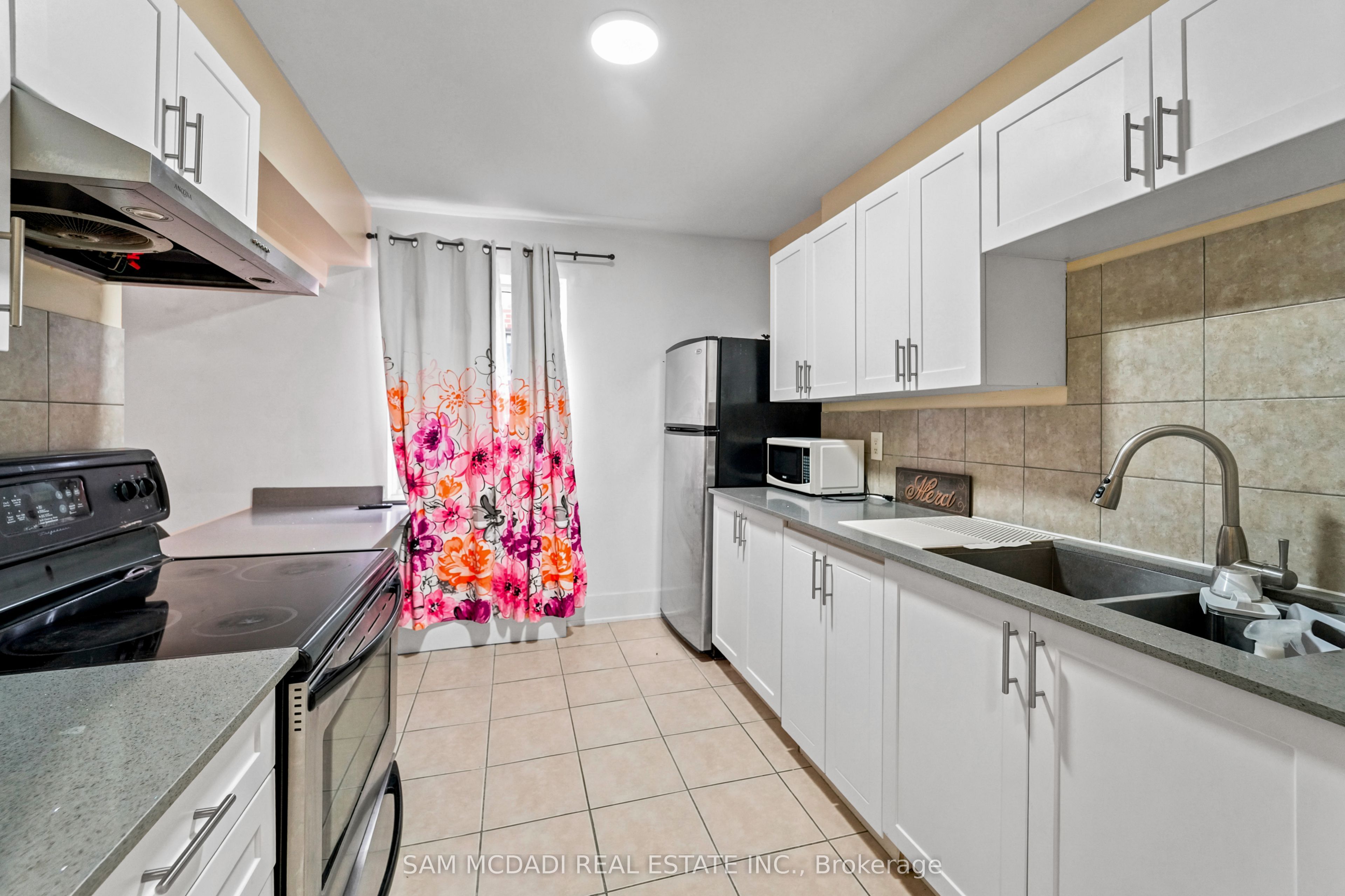 Unit 302 - 1016 O'connor Drive, Toronto 5