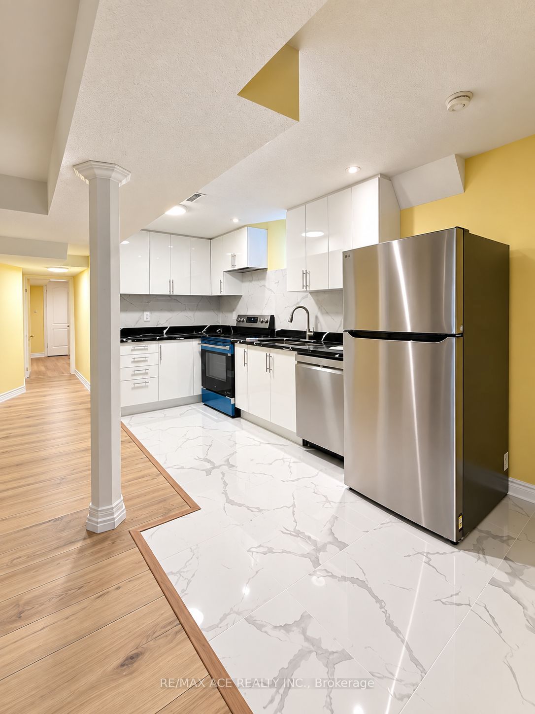Unit Bsmt - 57 Steppingstone Trail, Scarborough 3