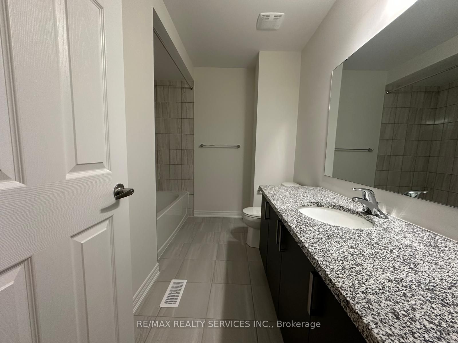 91 Air Dancer Crescent, Oshawa 5