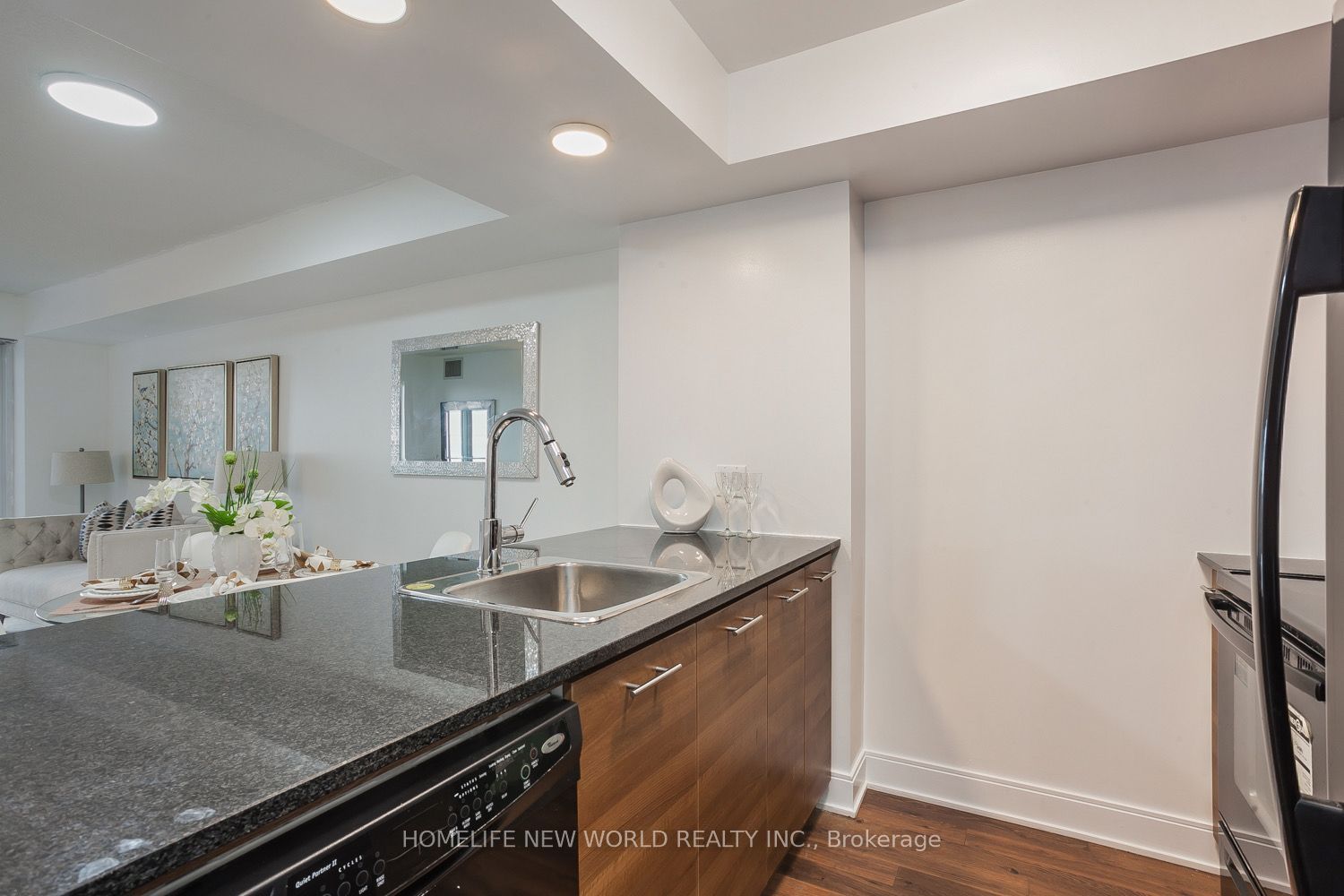 Unit 3211 - 125 VILLAGE GREEN Square, Scarborough 5
