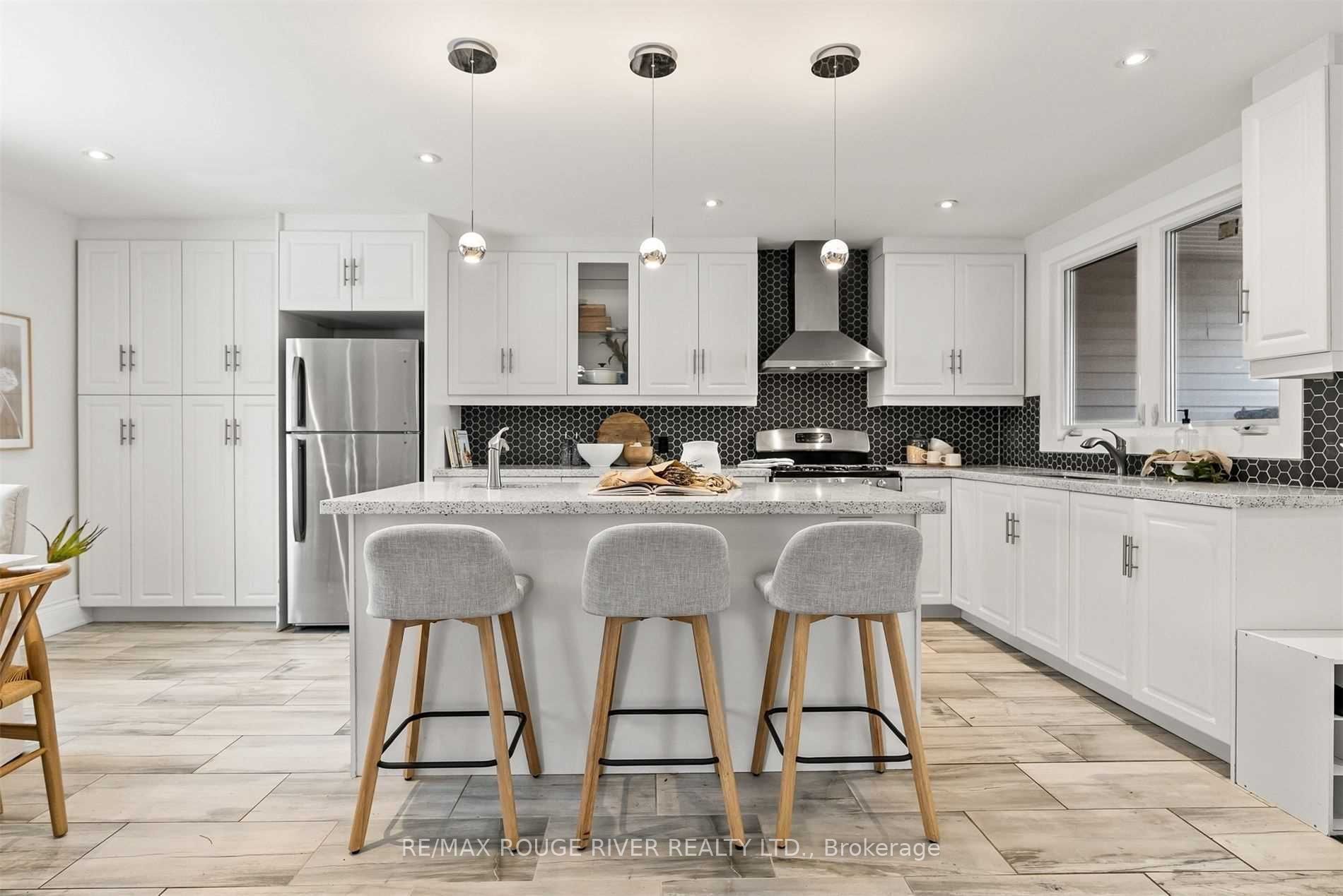 Unit Upper - 131 John Street E, Whitby 5