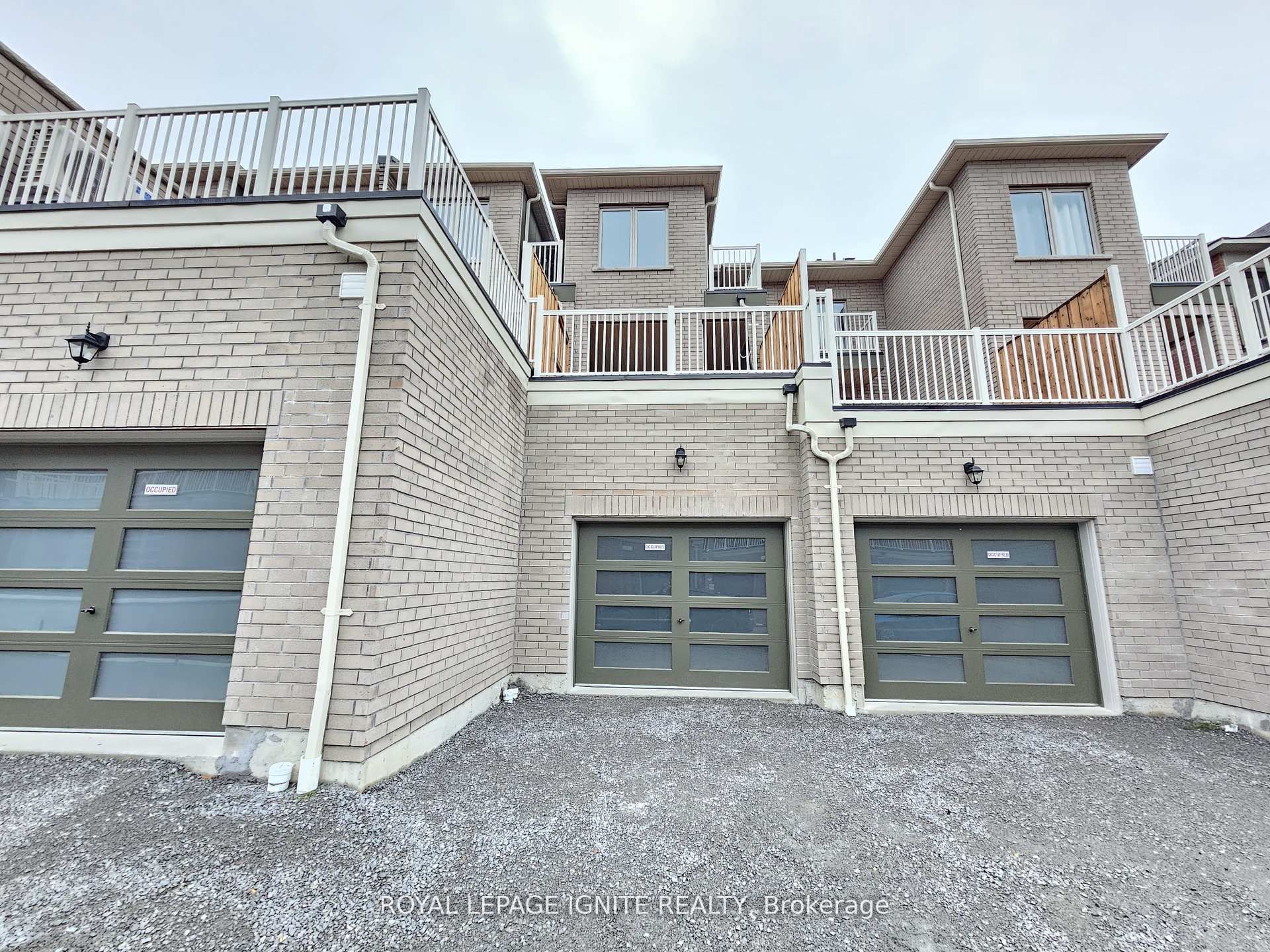 919 Crowsnest Hollow, Pickering 3