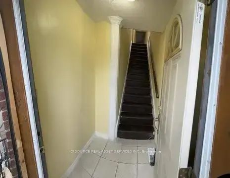 Unit 2nd Floor - 2609 Kingston Road, Scarborough 4
