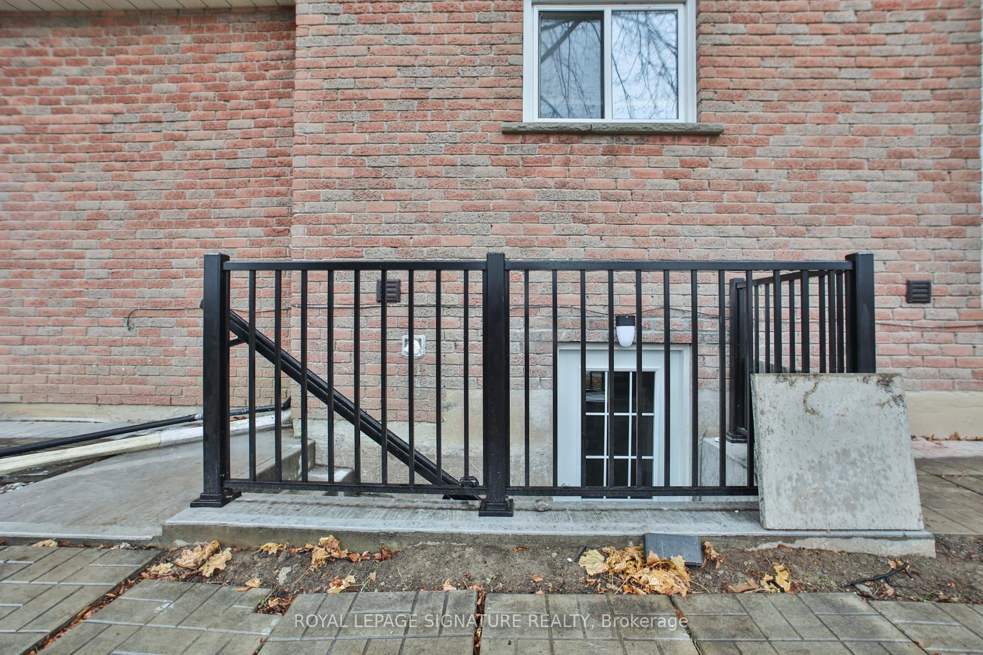Unit Bsmt - 816 Linden Court, Whitby 3