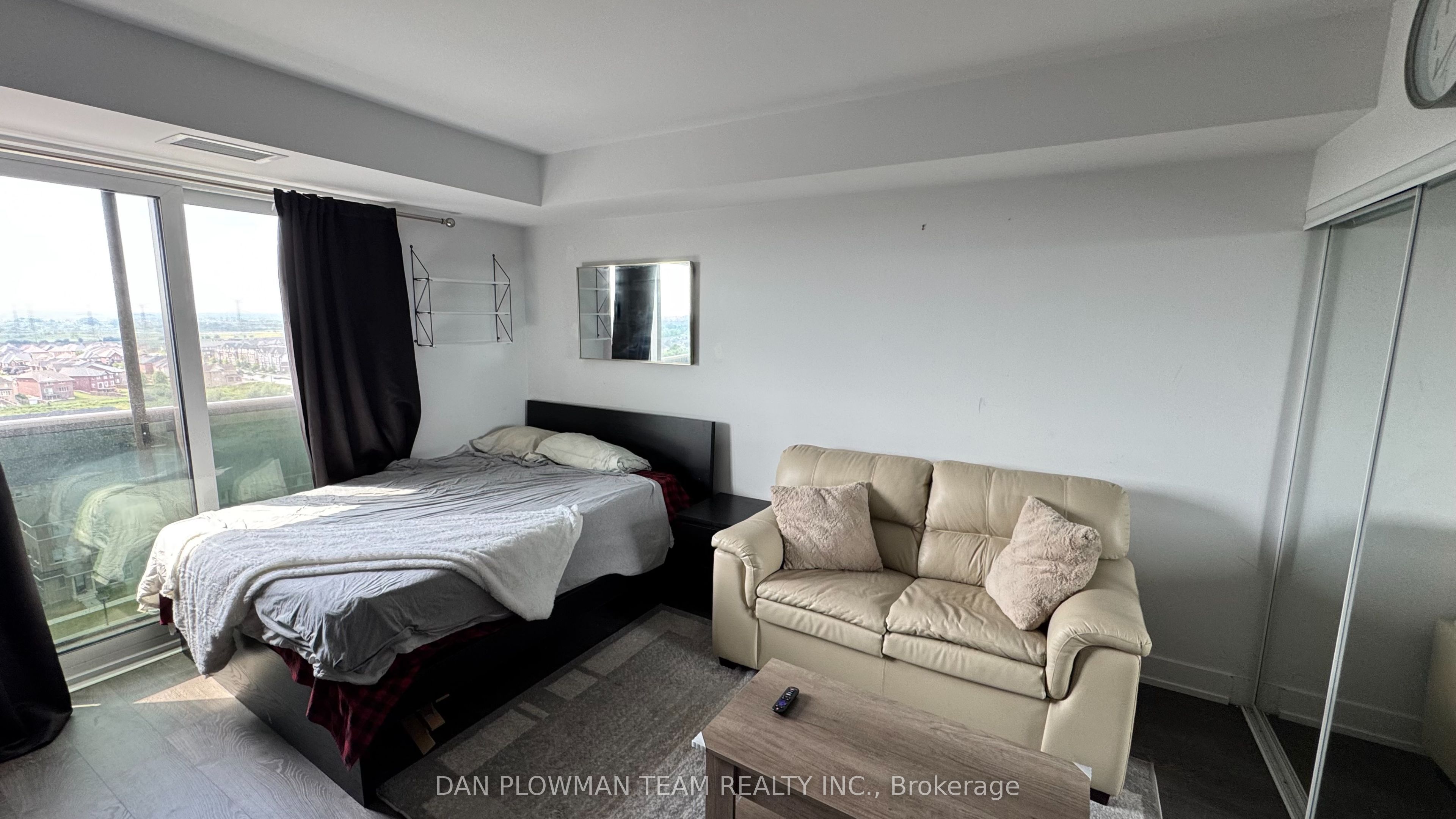 Unit 1119 - 2550 Simcoe Street N, Oshawa 3