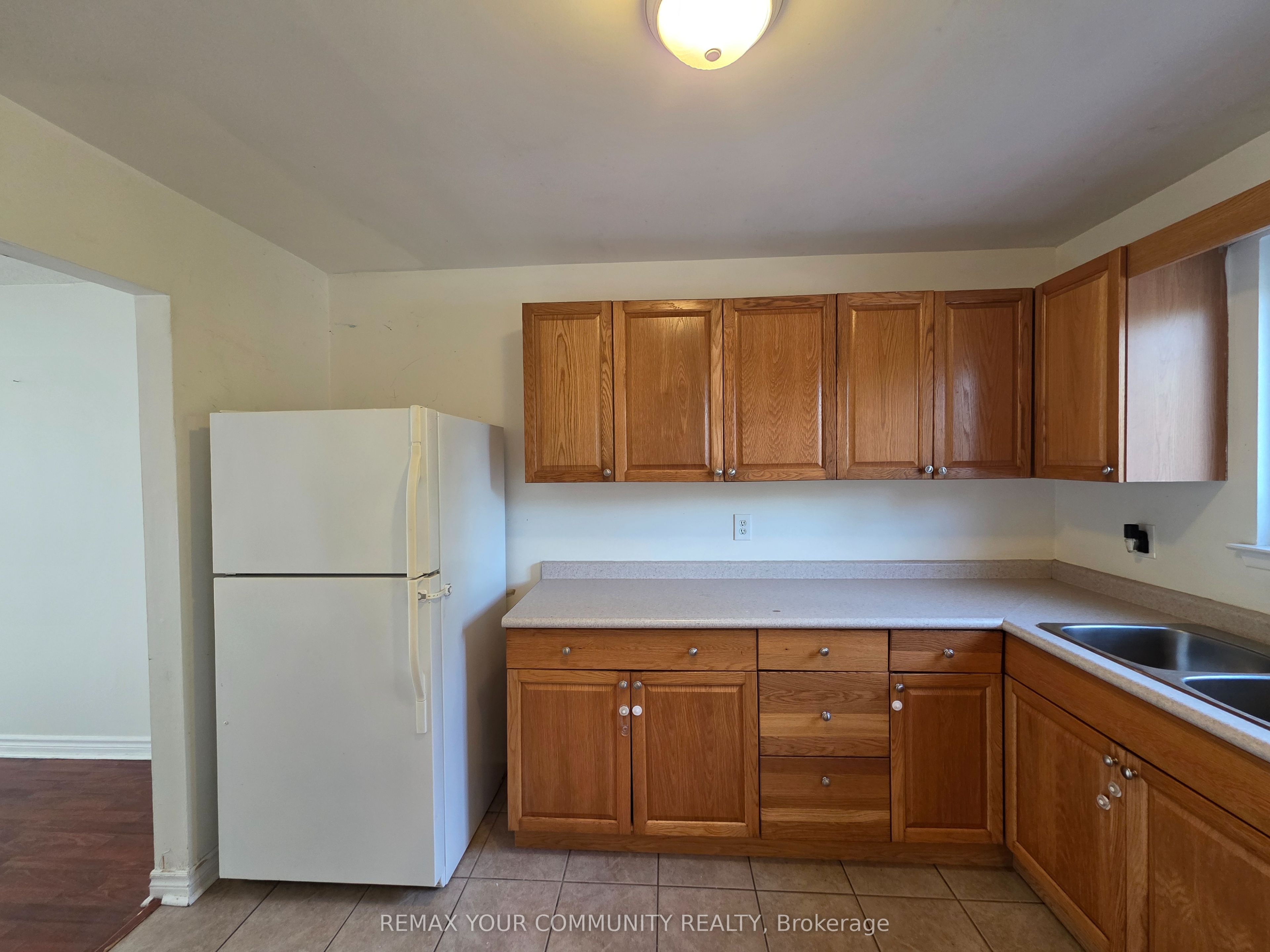 Unit Main - 331 Phillip Murray Avenue, Oshawa 5