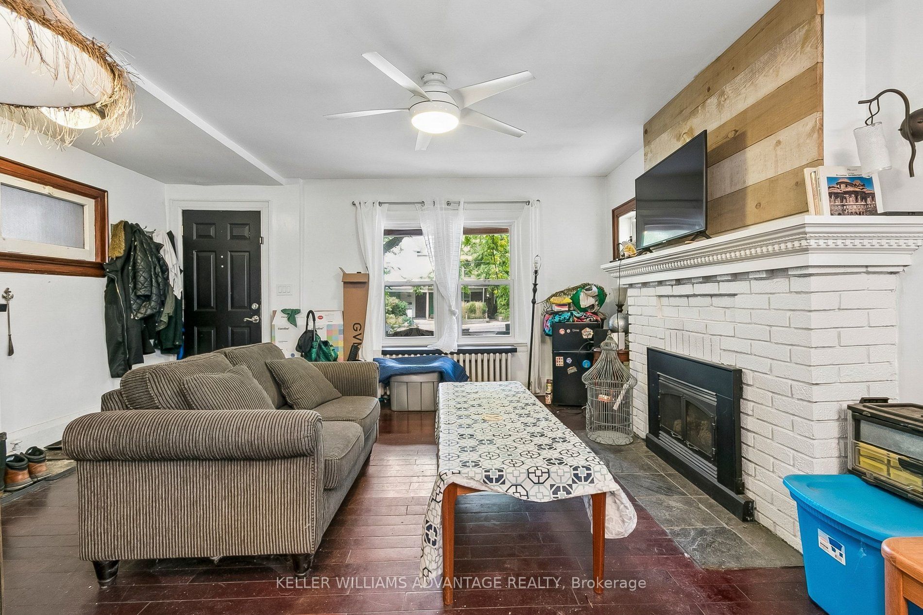 Unit Main & 2nd - 585 Woodbine Avenue, Toronto 2