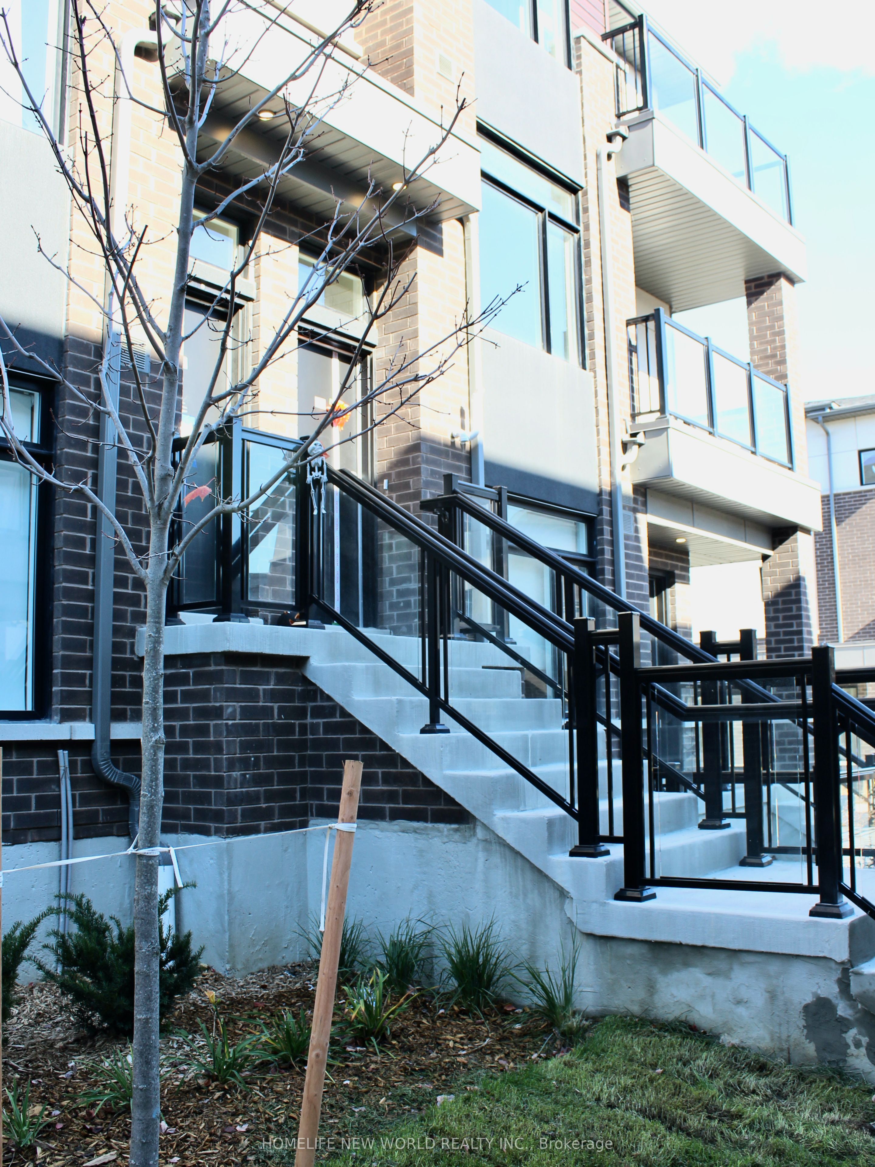 Unit 1419 - 1695 Dersan Street, Pickering 4