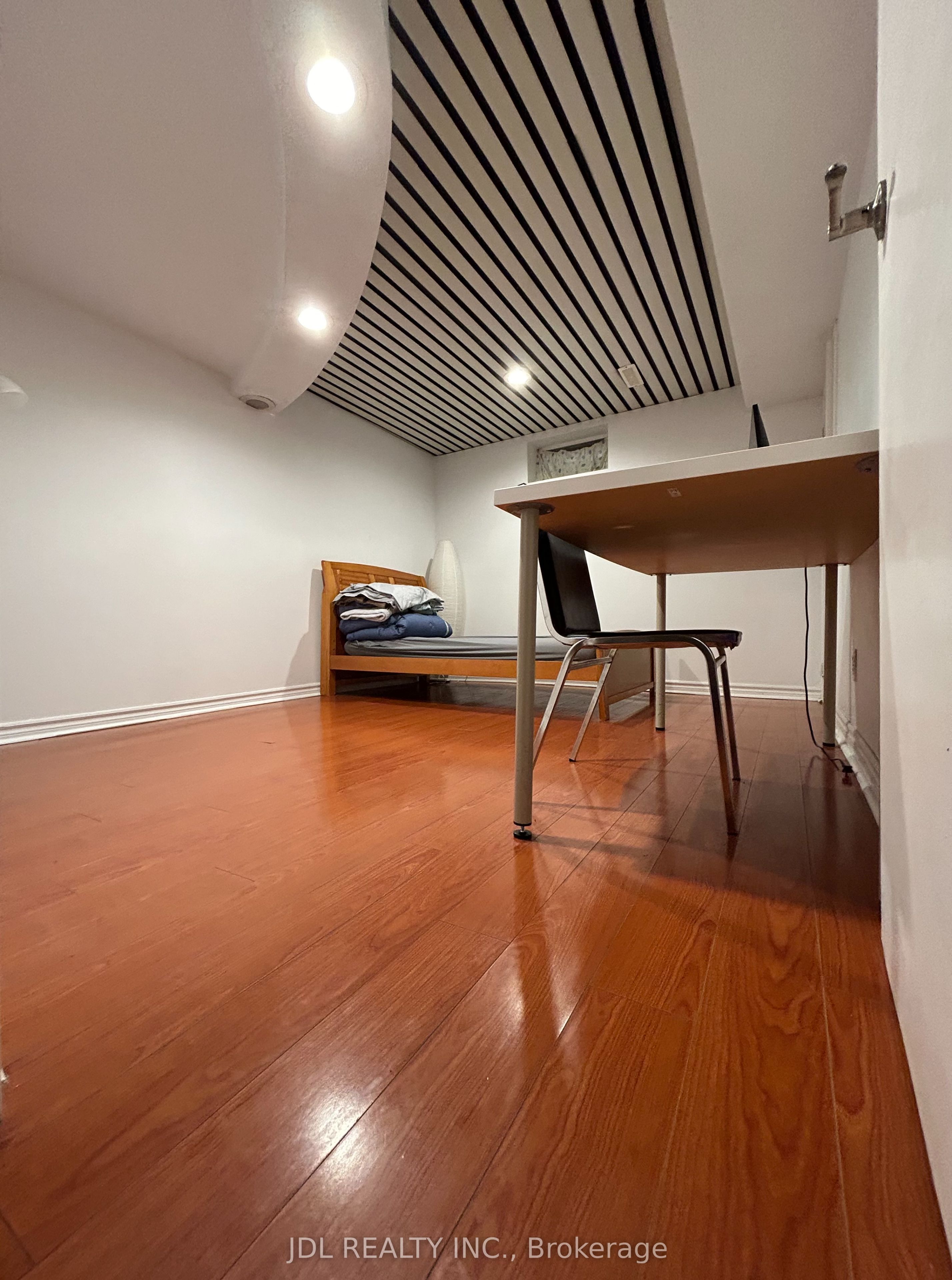 Unit One Bedroom Unit bsmt - 44 Glencoyne Cres Crescent, Scarborough 5