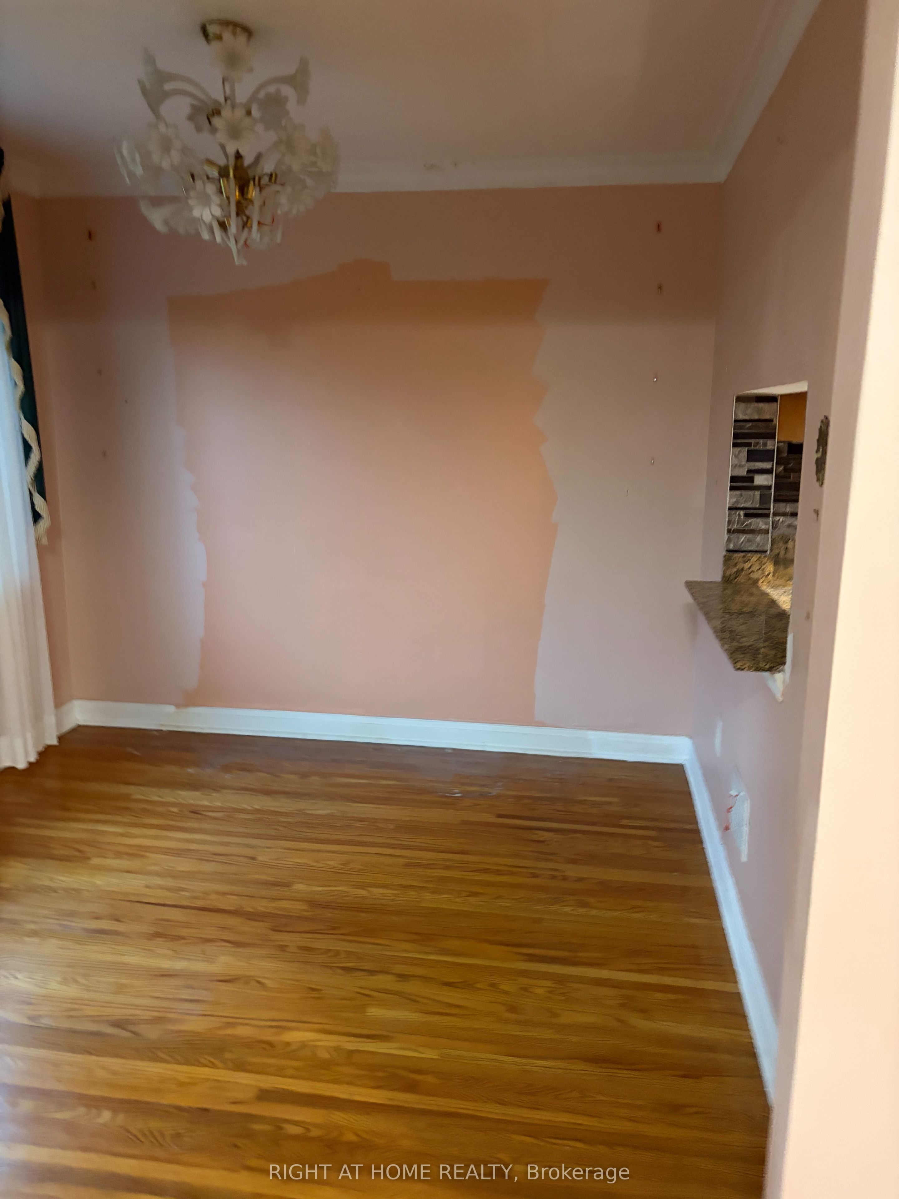 Unit Main Floor - 43 Ridgemoor Avenue, Scarborough 5