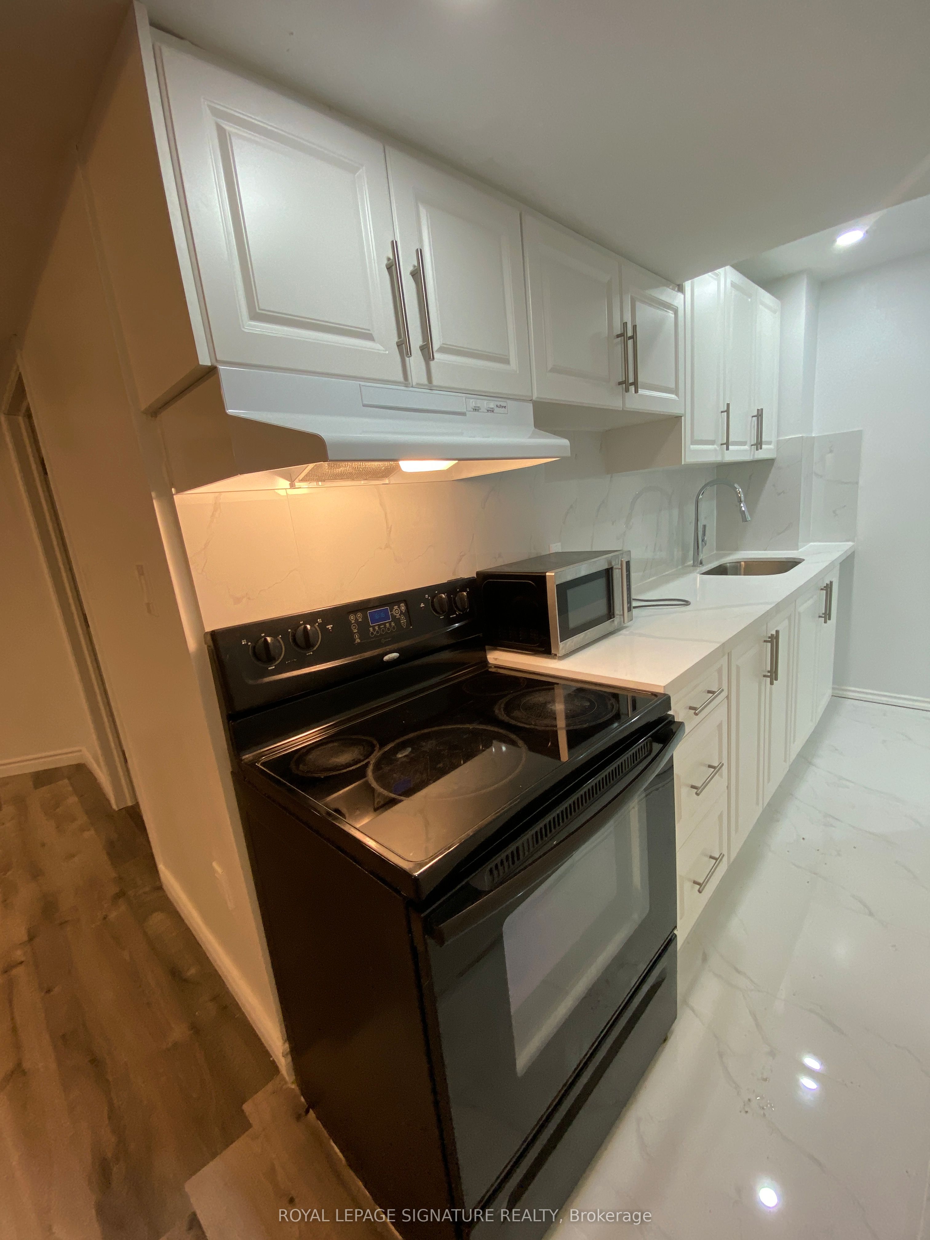 Unit Lower Level - 123 Mildenhall Place, Whitby 2
