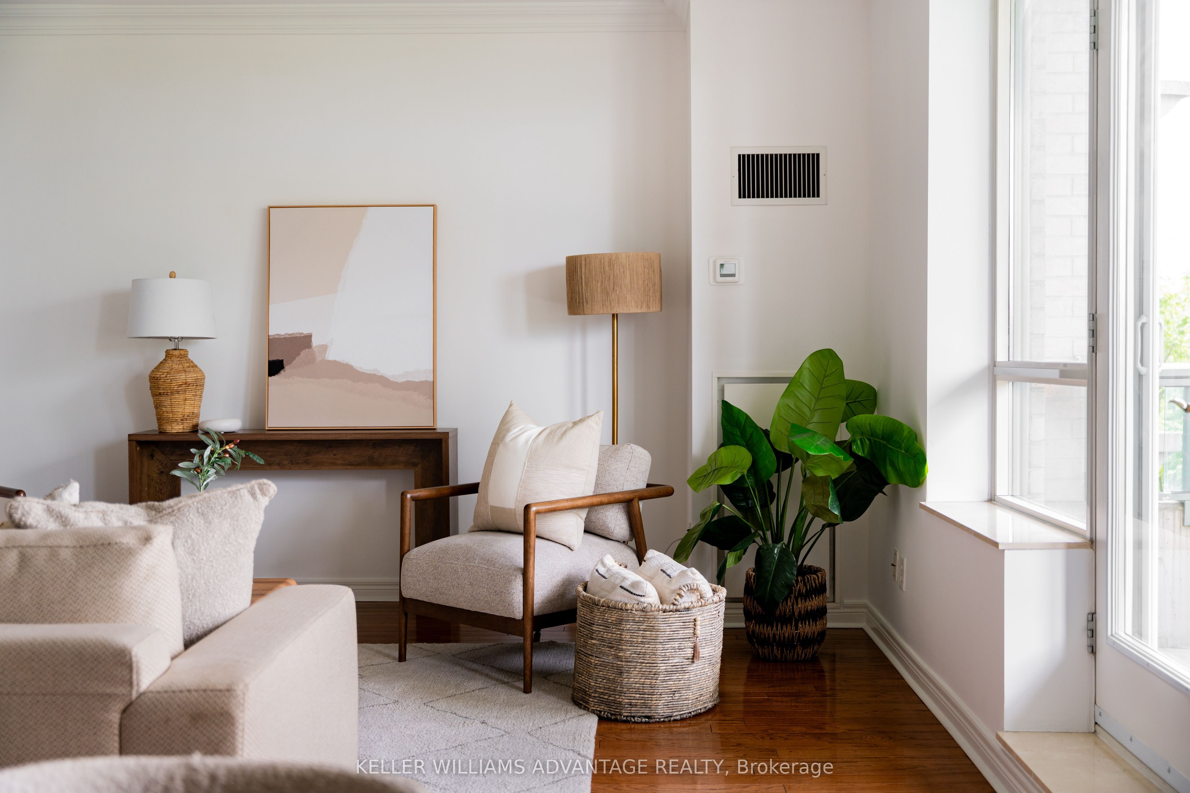 Unit 321 - 9 Boardwalk Drive, Toronto 3