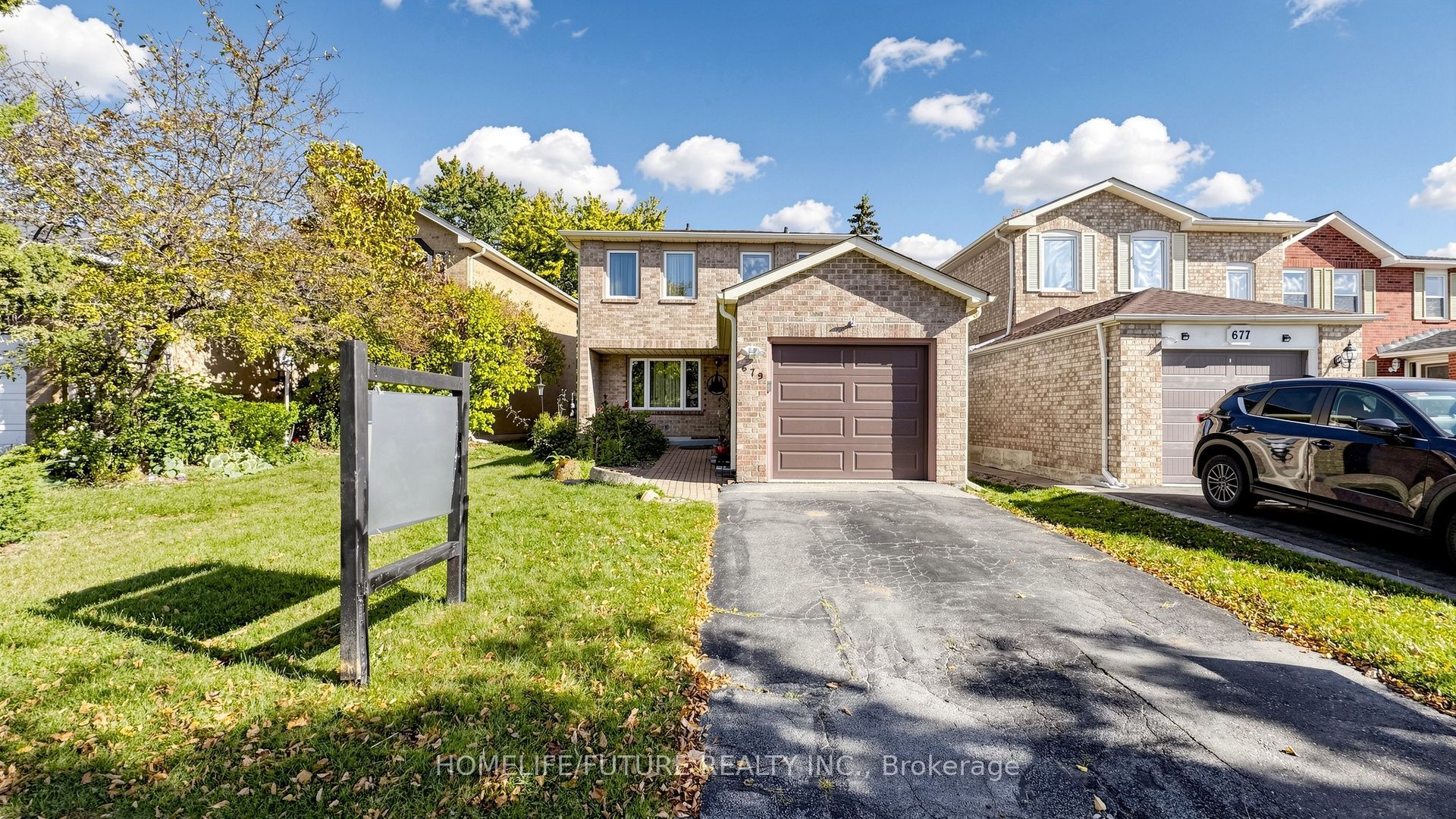 679 Foxwood Trail, Pickering, Ontario For Sale | HouseSigma