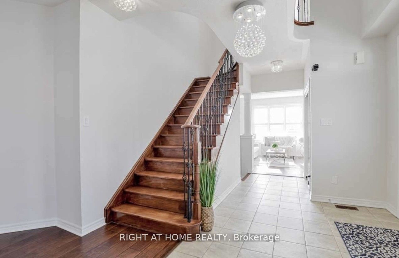 Unit Basmt - 2 Township Avenue, Richmond Hill 3