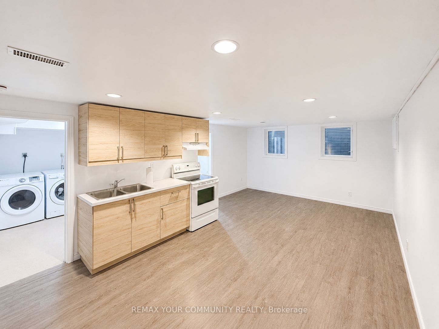 Unit Lower Unit - 77 Beswick Drive, Newmarket 4