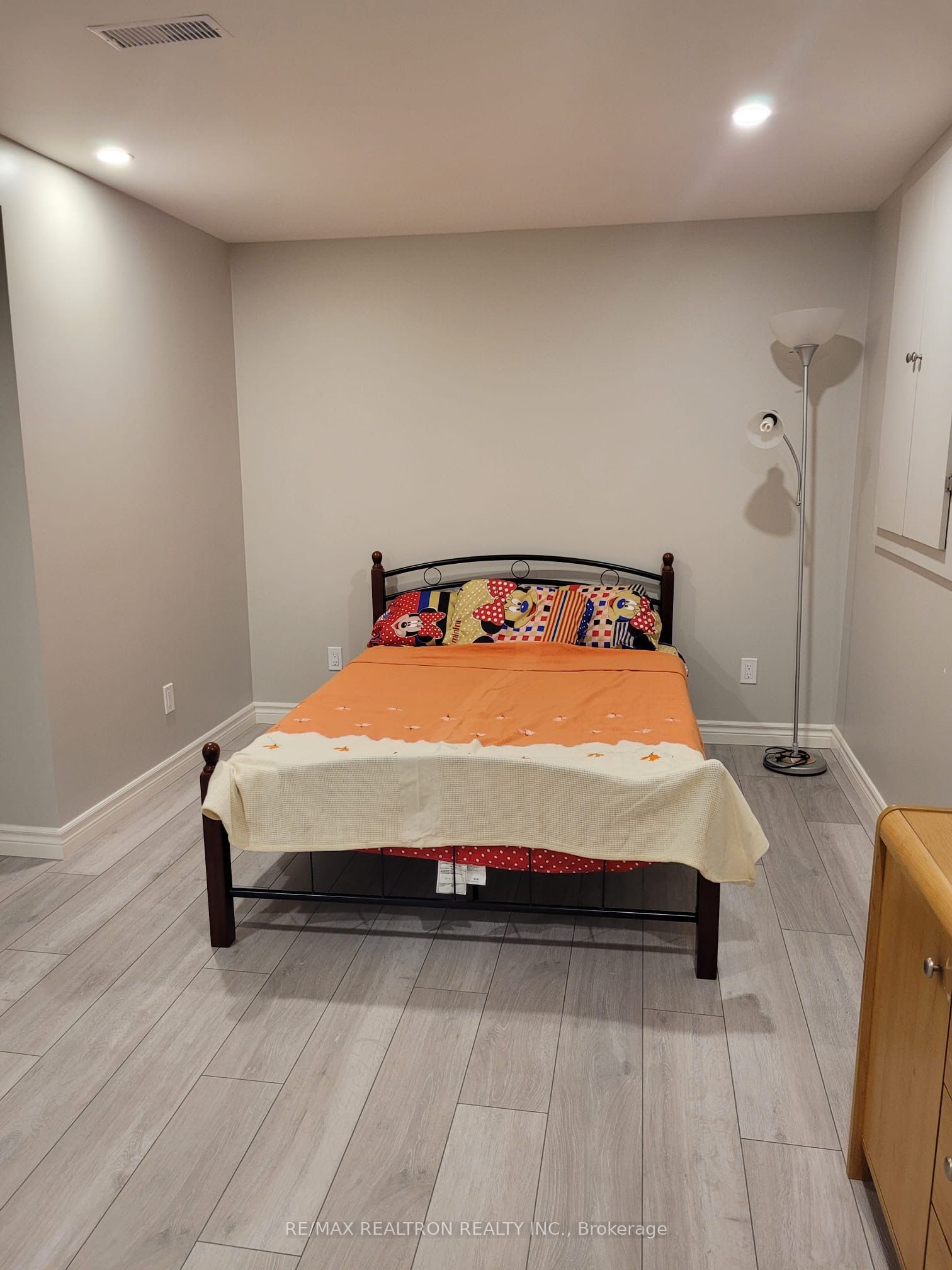 Unit Bsmt B - 7 Billingham Heights, Aurora 3