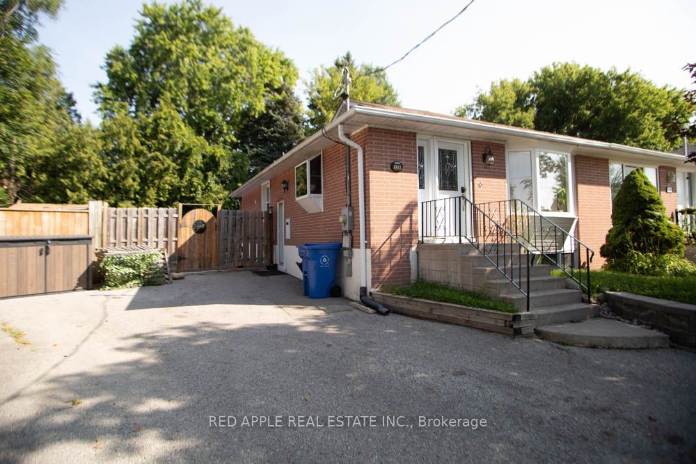 126 LONGFORD Drive, Newmarket 1