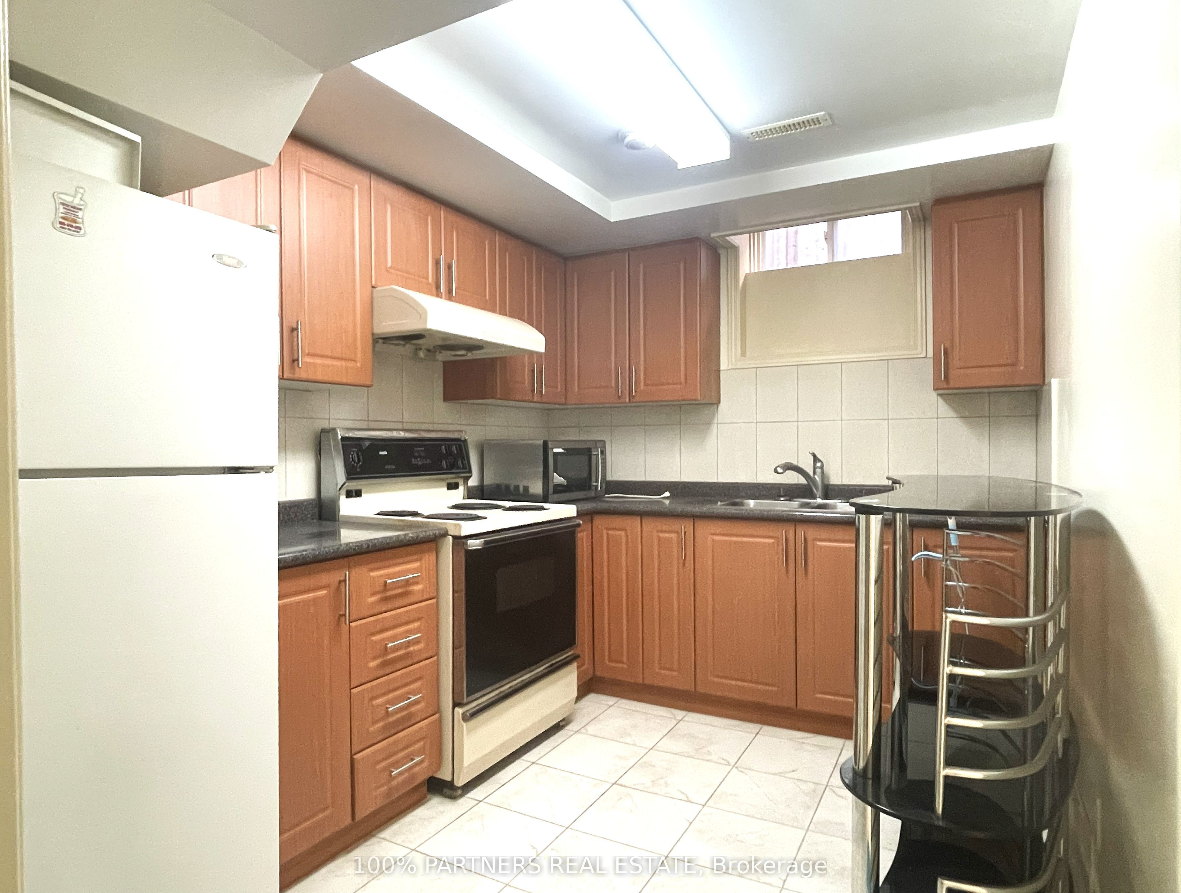 Unit Basement 2 Rms 1 WR 1Kit - 23 Vickers Road, Markham 5