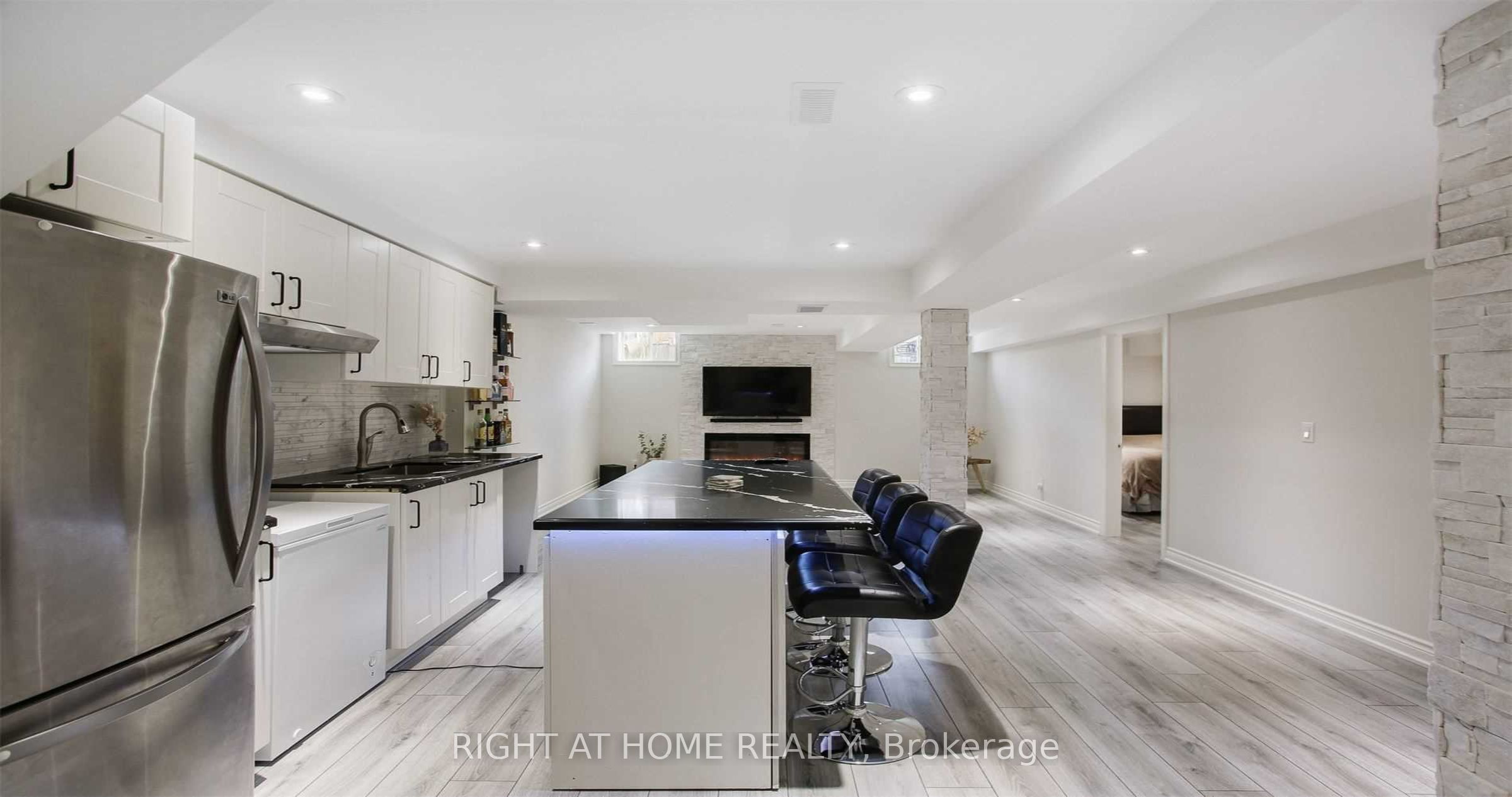 Unit Basement - 110 Thatcher Crescent, East Gwillimbury 4