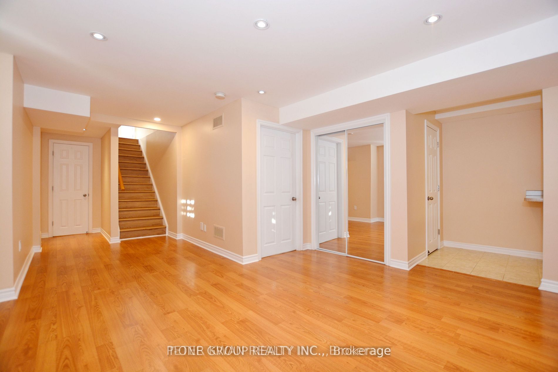 Unit Lower - 45 Coranto Way, Vaughan 4