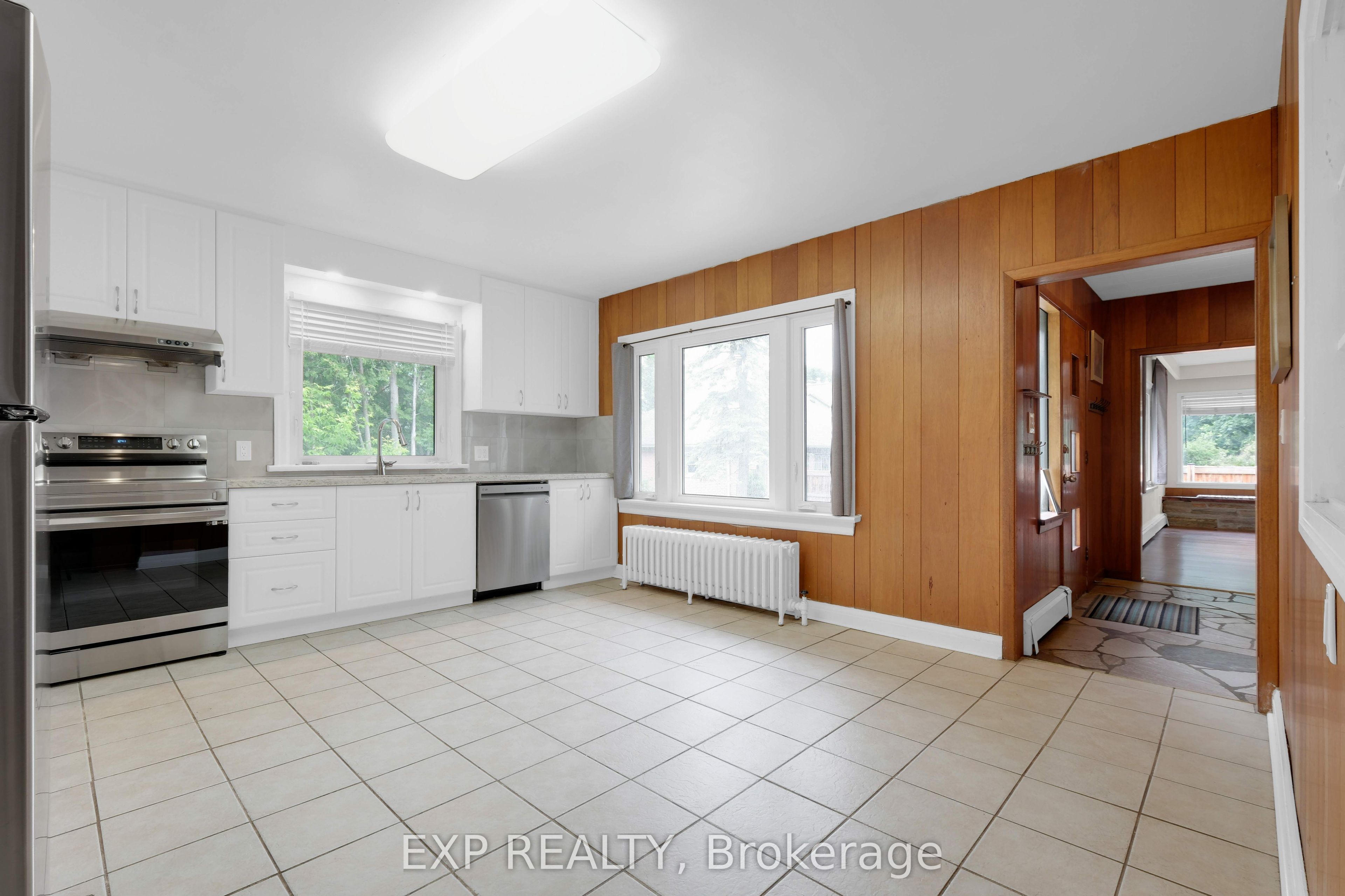 5373 Aurora Road, Whitchurch-Stouffville 4