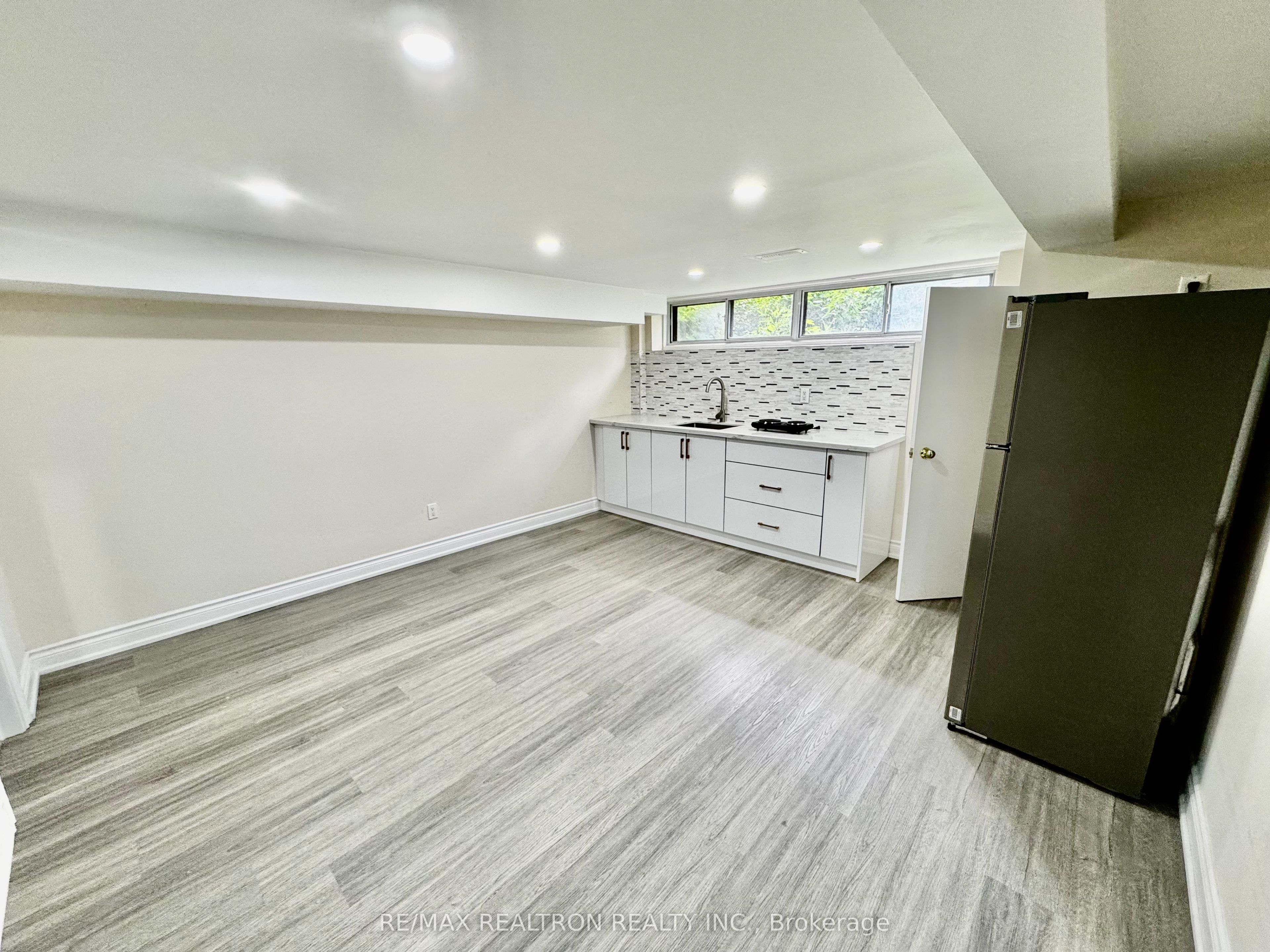 Unit Basement - 265 Browndale Crescent, Richmond Hill 3