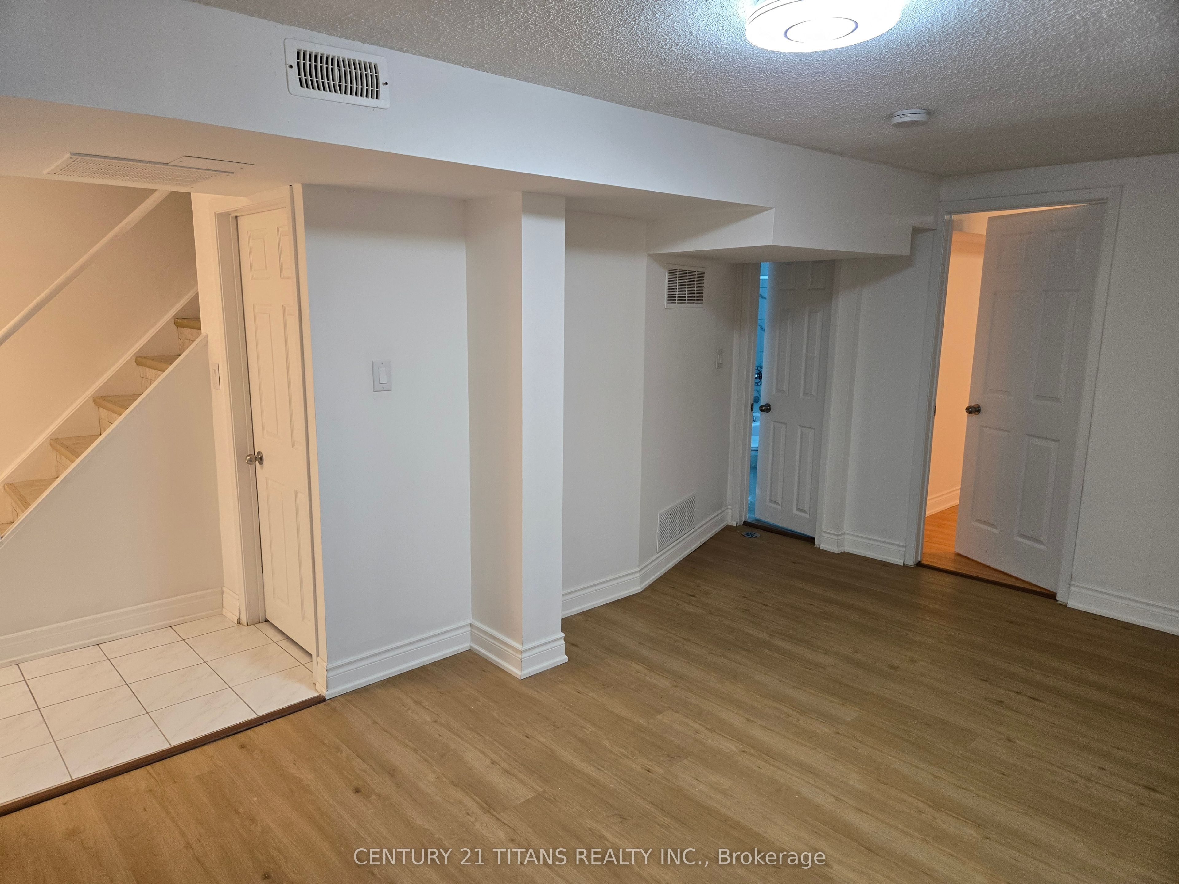 Unit Lower - 59 William Honey Crescent, Markham 4