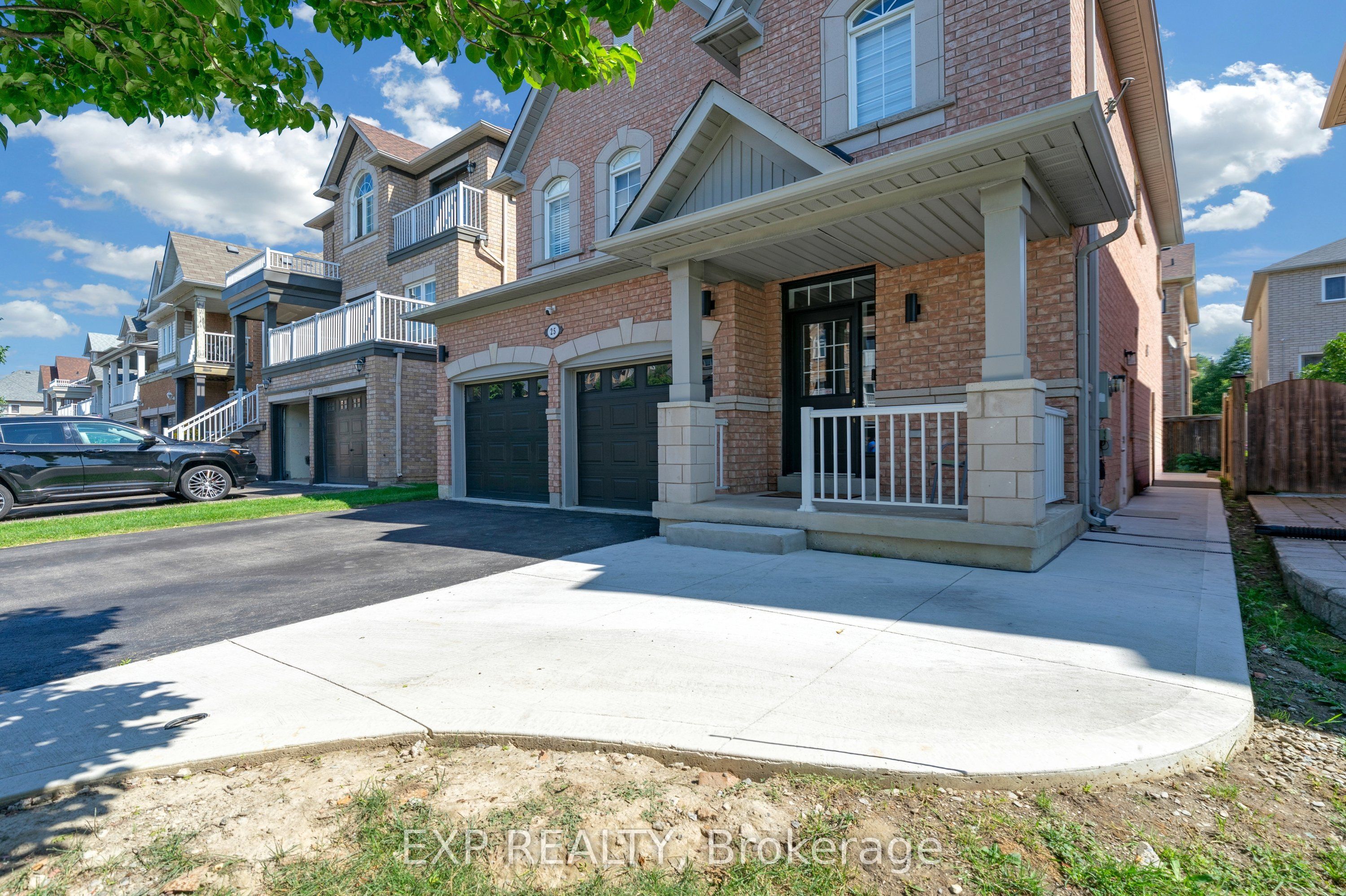 25 La Cassandra Drive, Vaughan 2